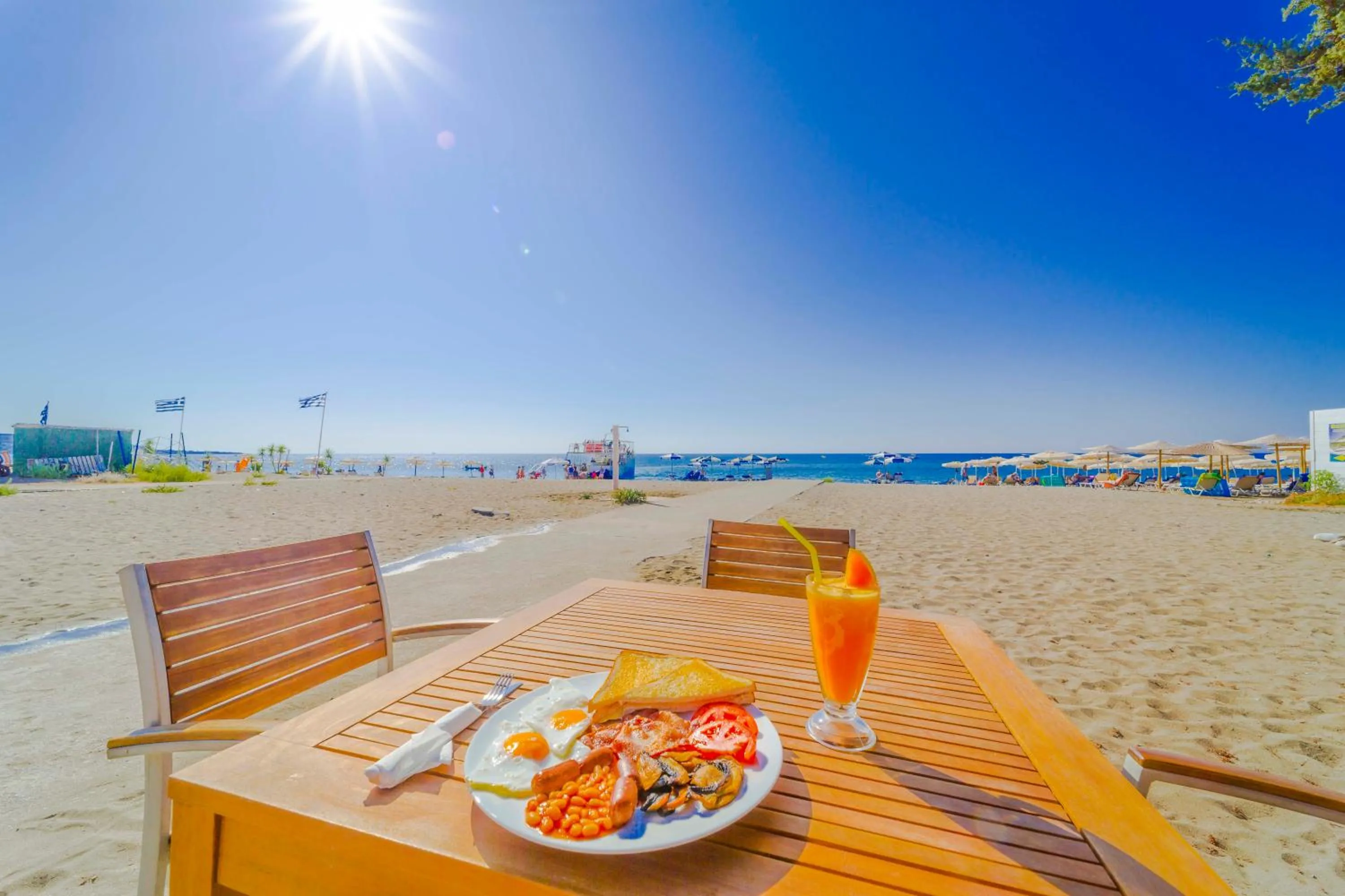 Food and drinks in Amaryllis front beach hotel