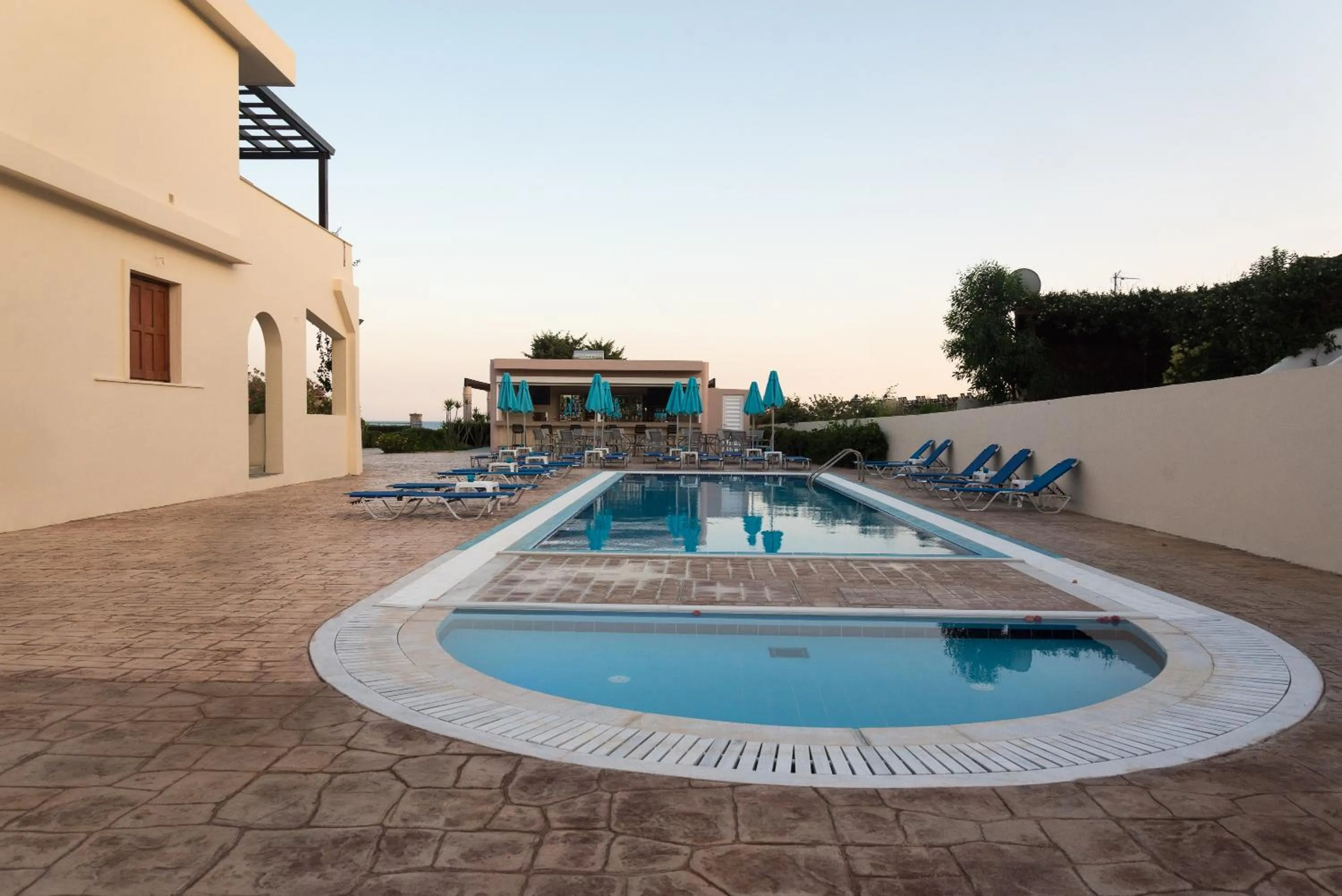 Swimming pool in Amaryllis front beach hotel