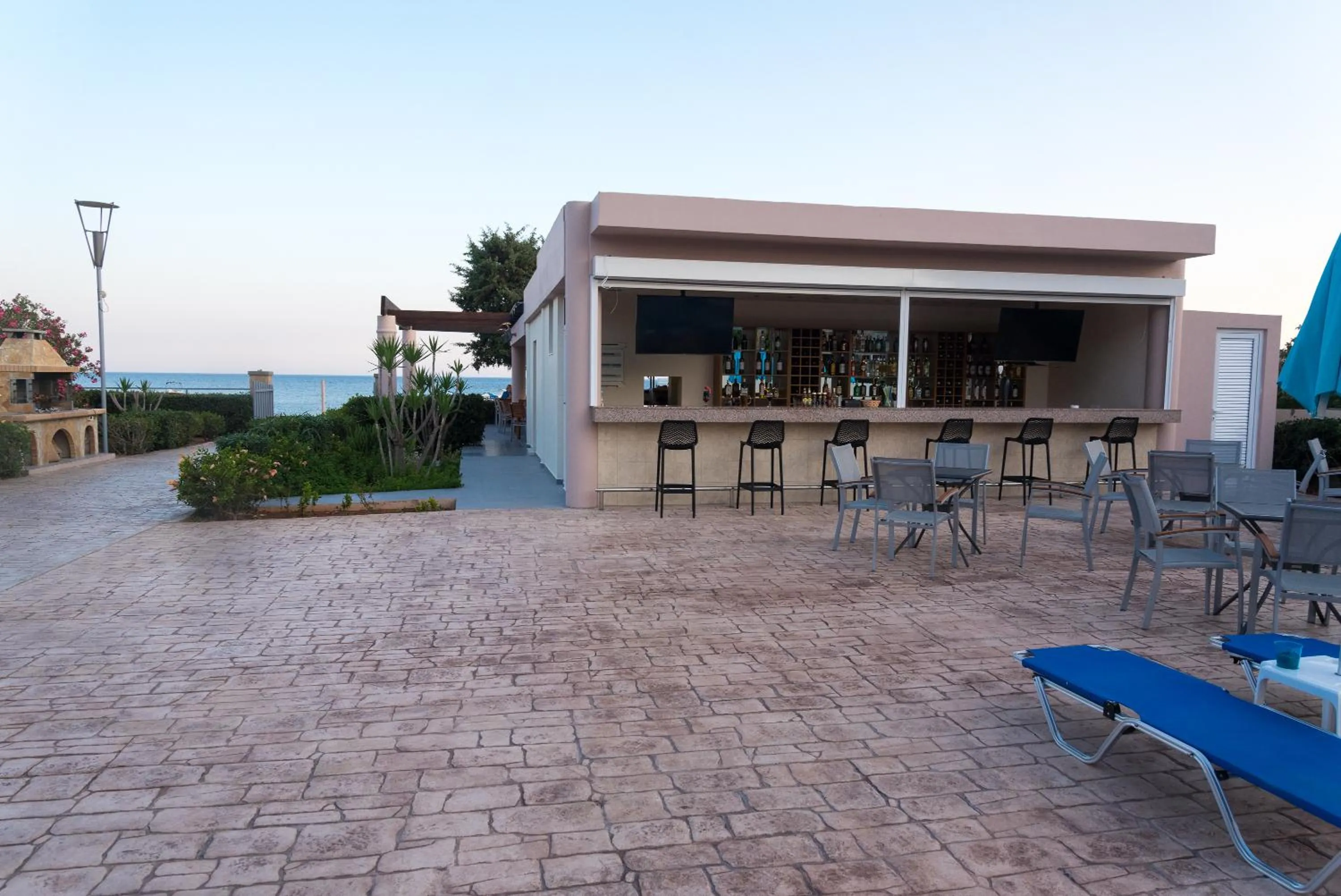 Swimming pool in Amaryllis front beach hotel