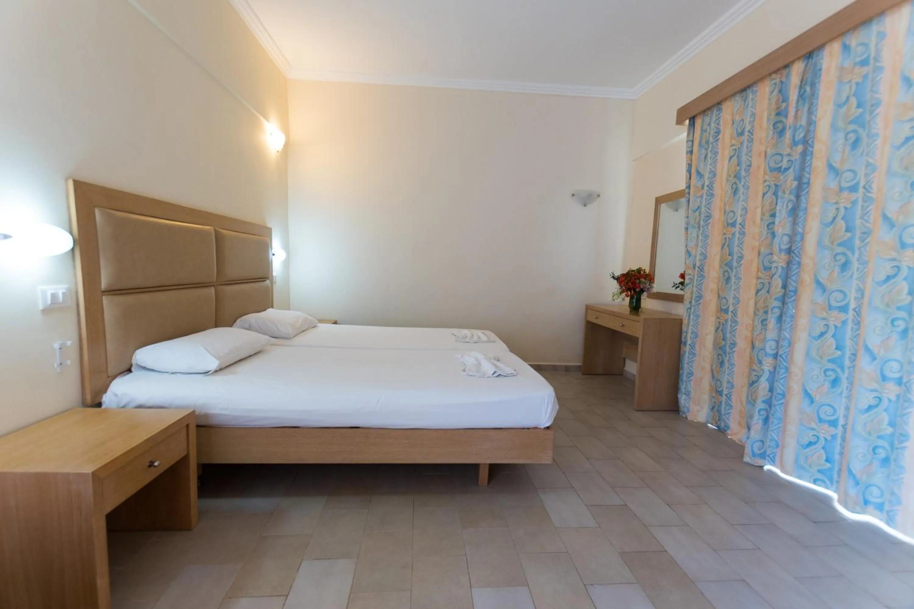 Bedroom, Bed in Amaryllis front beach hotel