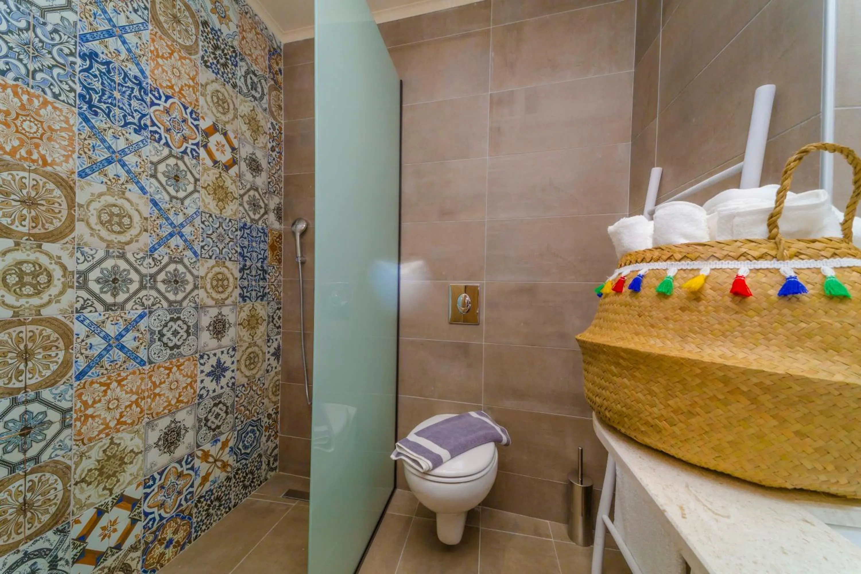 Bathroom in Amaryllis front beach hotel