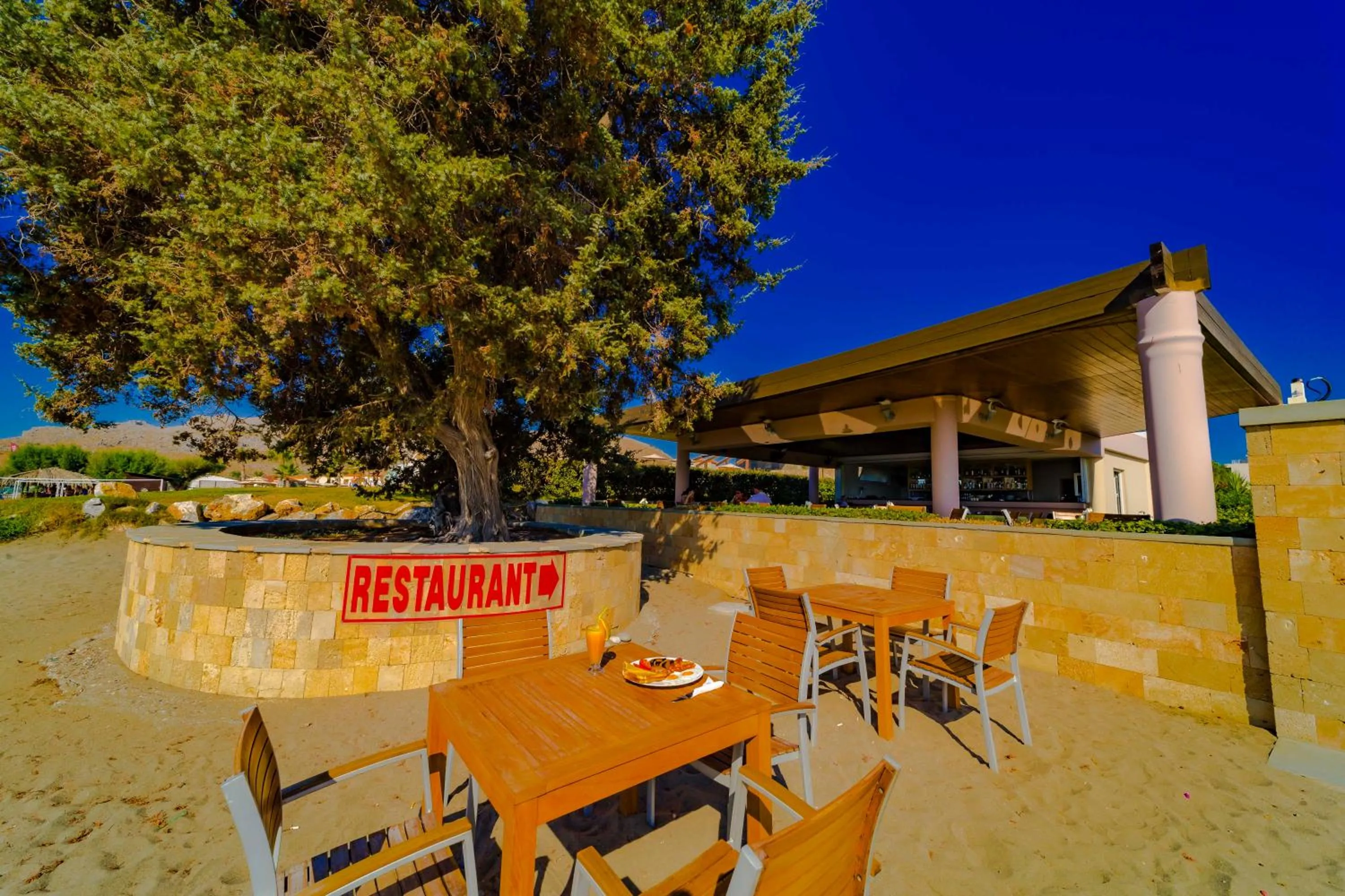 Restaurant/places to eat in Amaryllis front beach hotel