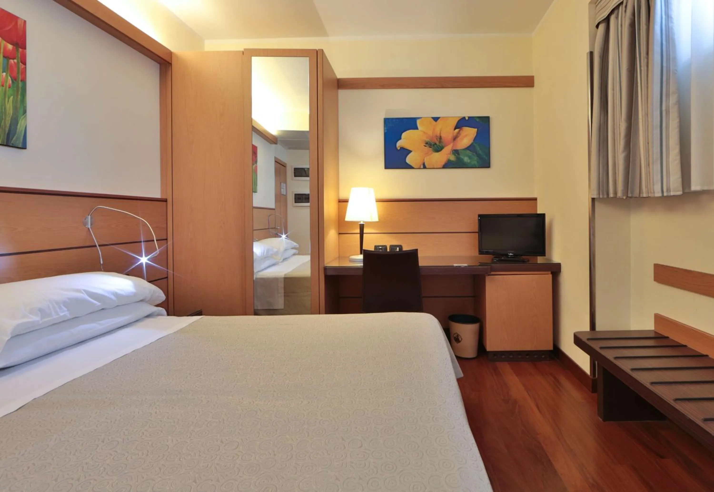 Photo of the whole room, Bed in Best Western Hotel Dei Cavalieri