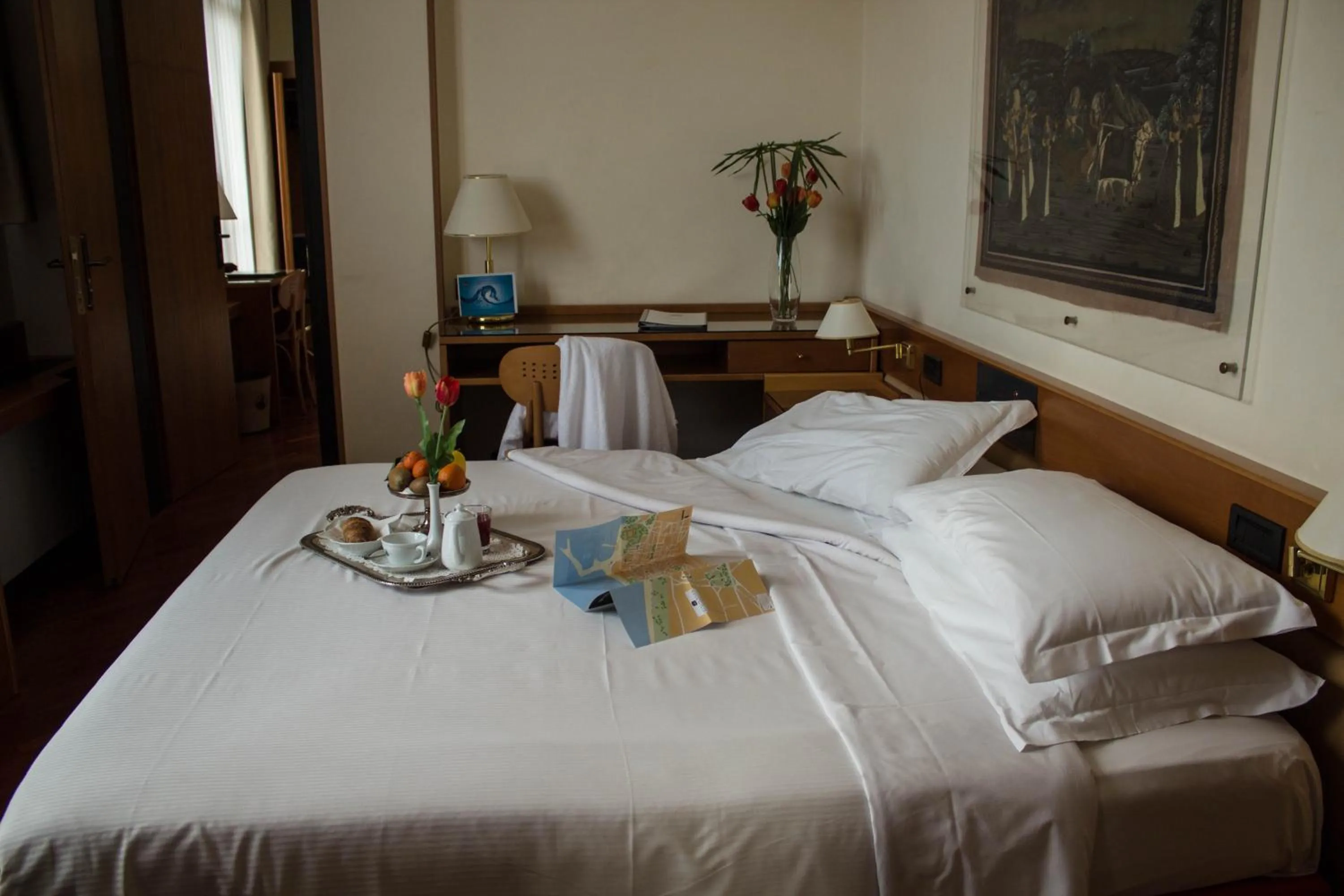 Photo of the whole room, Bed in Best Western Hotel Dei Cavalieri