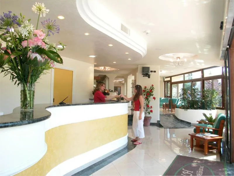 Staff in Albergo Villa Hibiscus