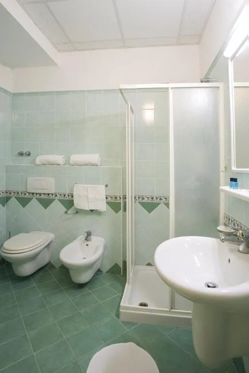 Bathroom in Albergo Villa Hibiscus