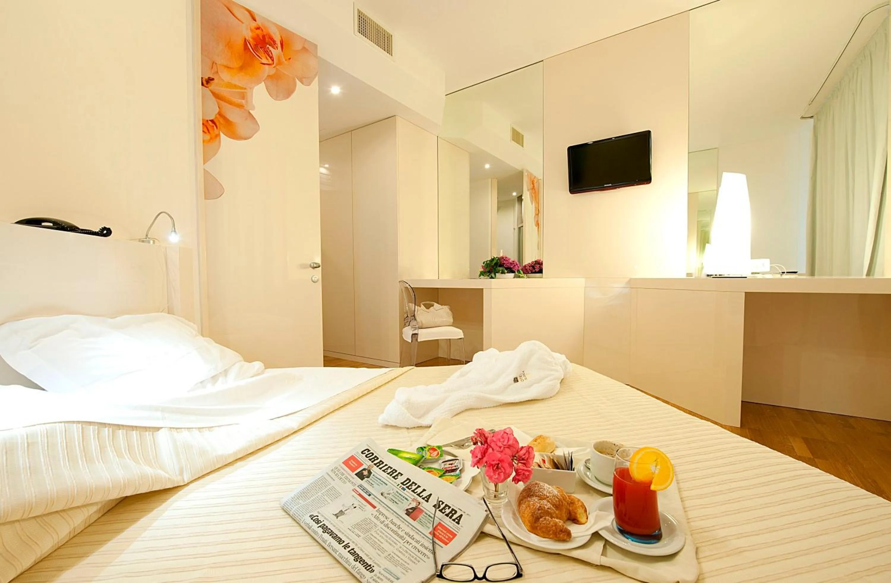 Photo of the whole room, Bed in Hotel Excelsior