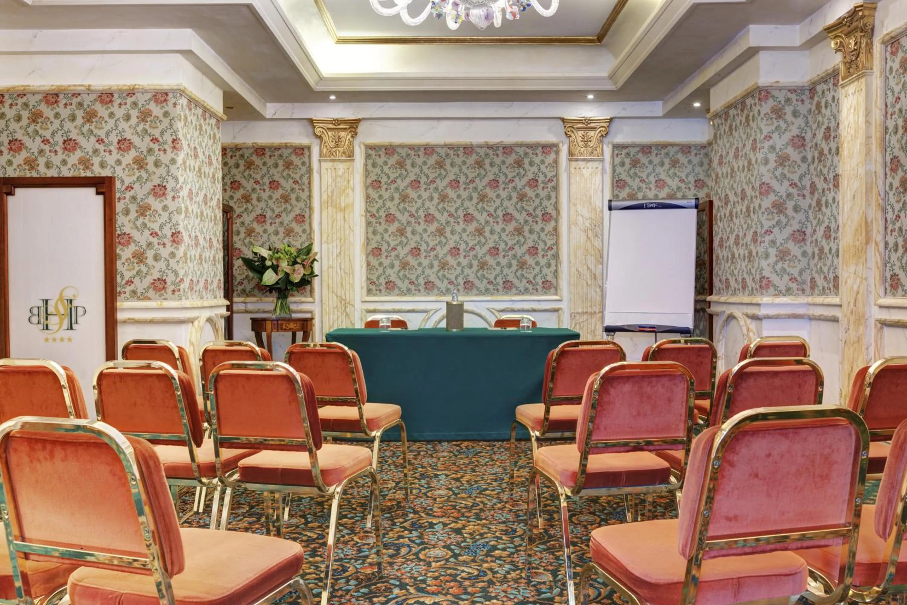 Business facilities in Borgo Palace Hotel