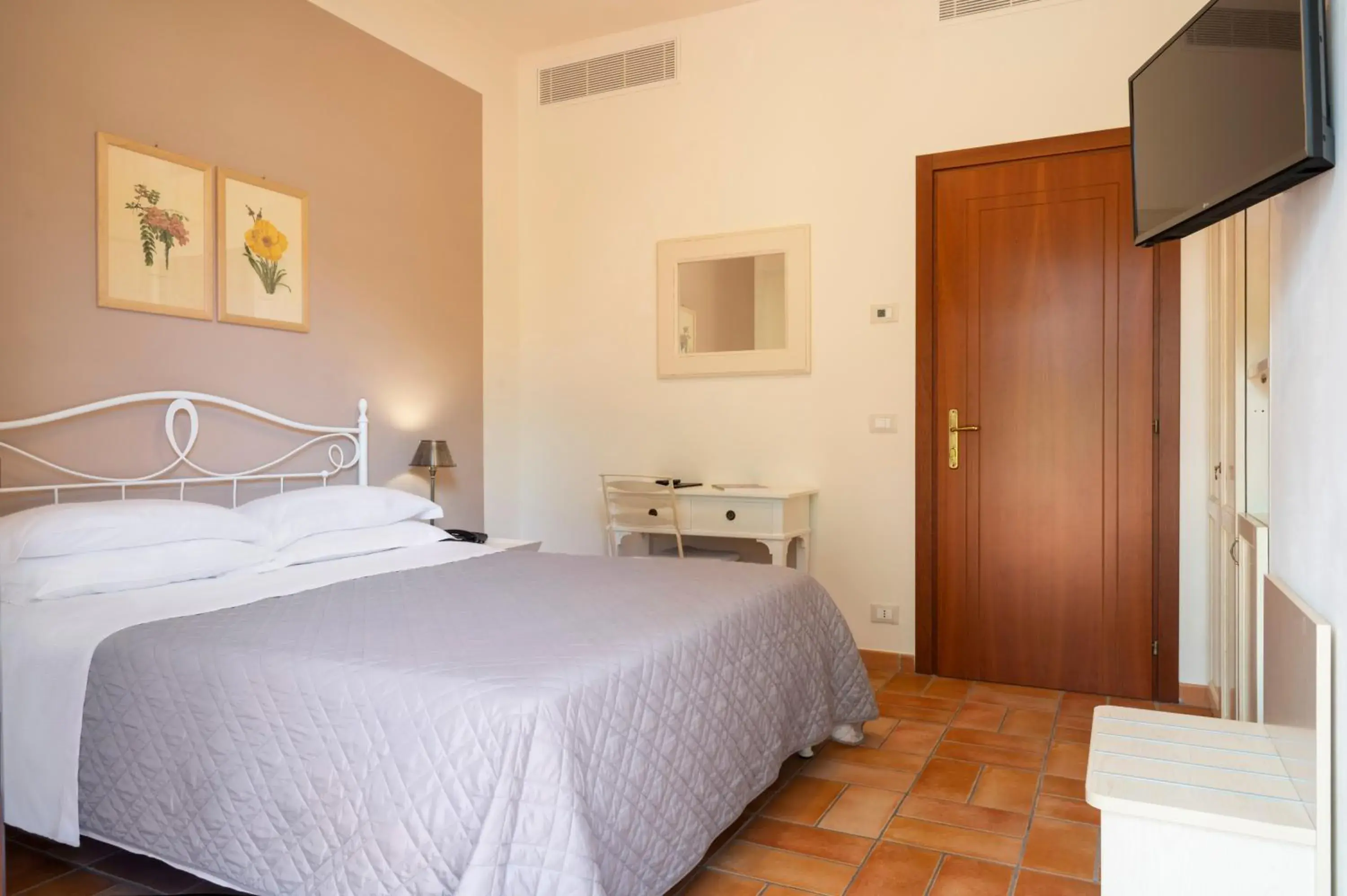Double Room - single occupancy in Hotel Giardino Suites&Spa Double Room - single occupancy in Hotel Giardino Suites&Spa