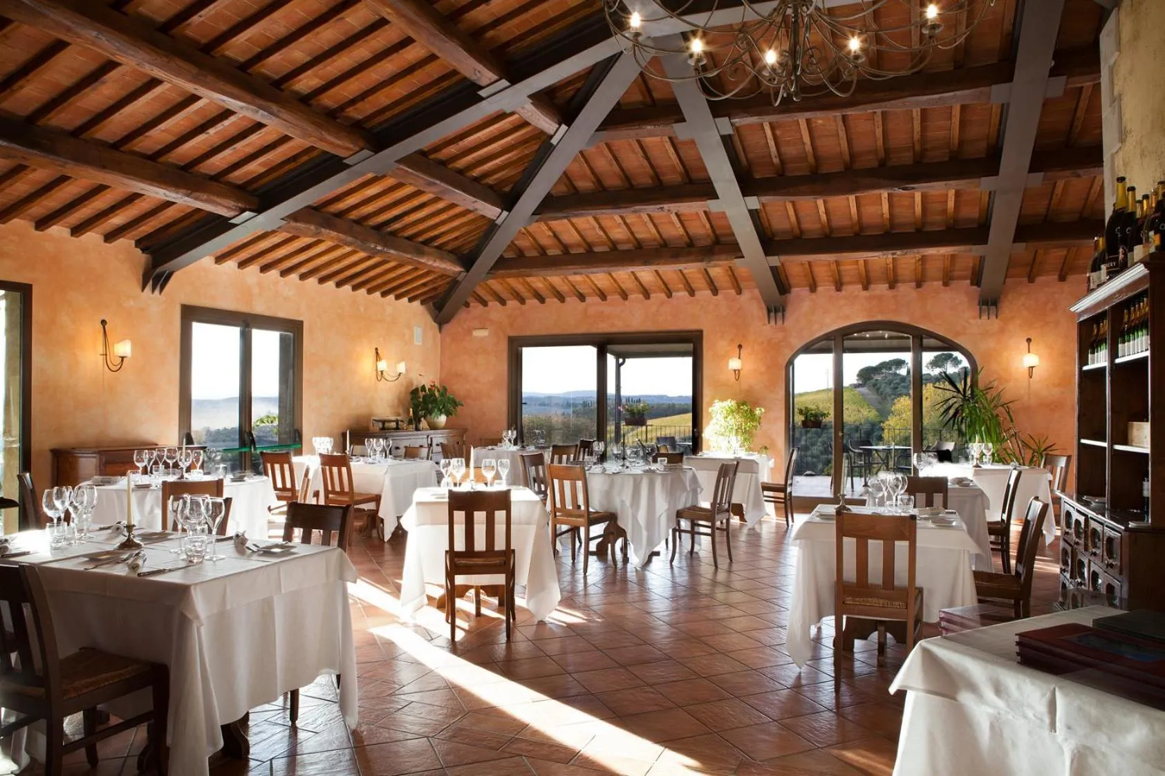 Restaurant/places to eat in Villa Curina Resort