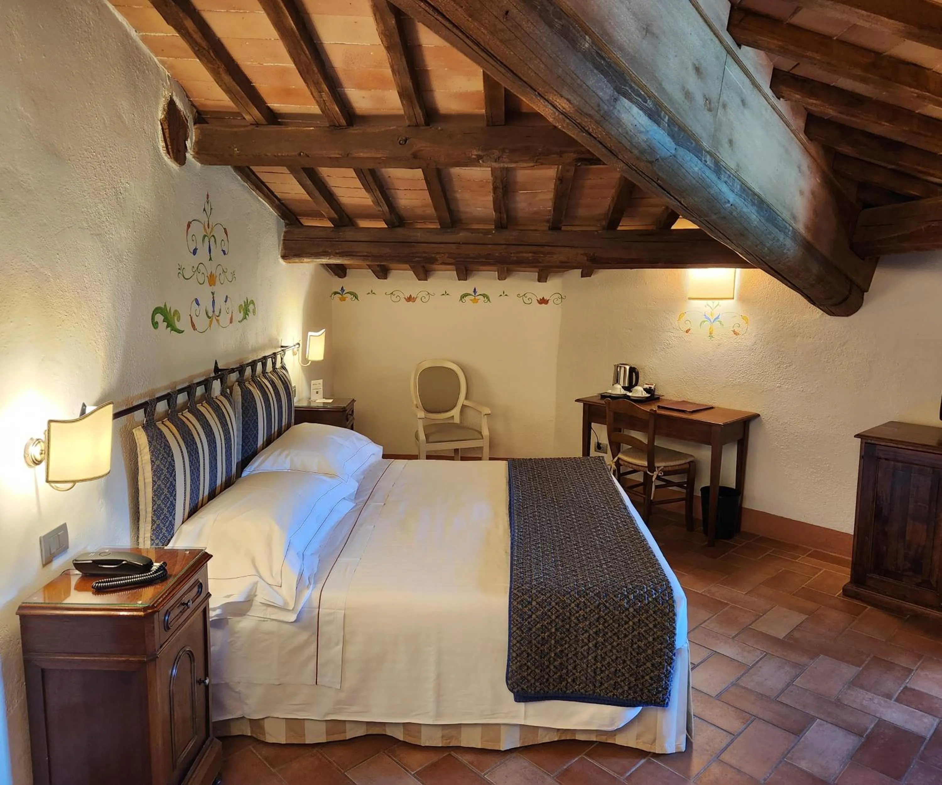 Bed in Villa Curina Resort