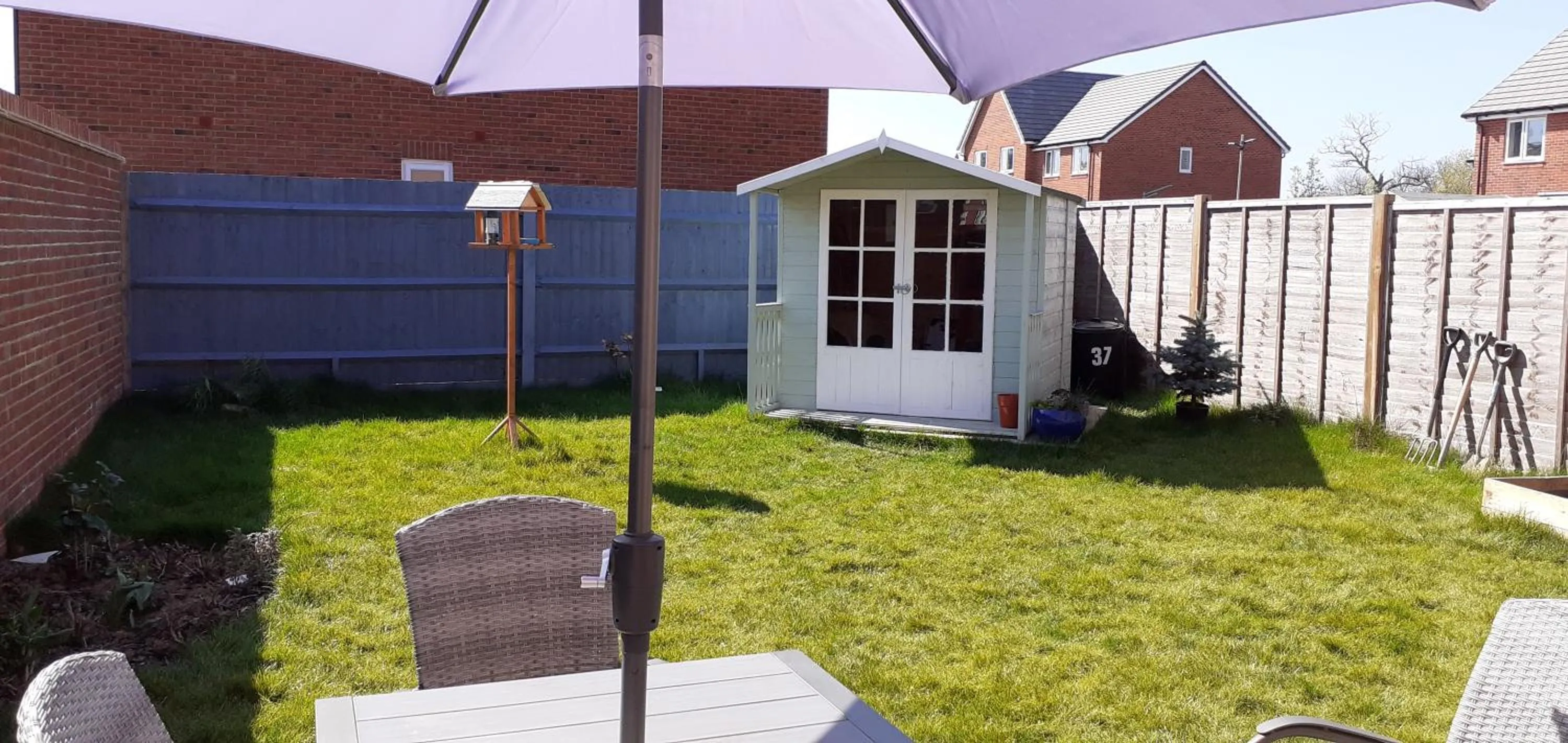Garden in Beautiful En-suite room with stairs