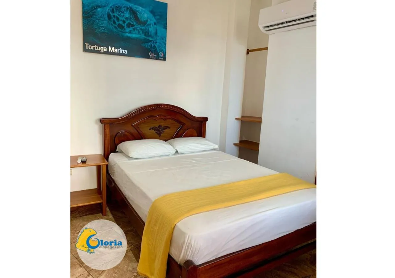 Photo of the whole room, Bed in Gloria - Galápagos Inn
