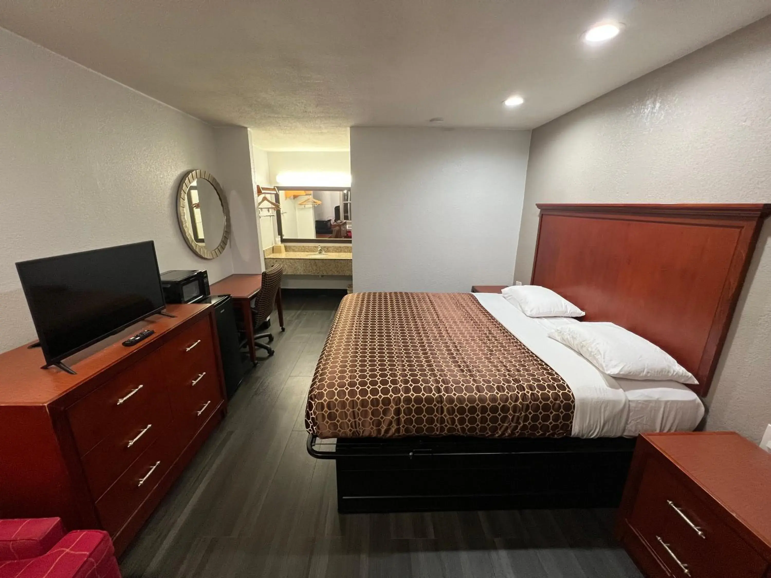 King Room in Scottish inns Jonesboro King Room in Scottish inns Jonesboro