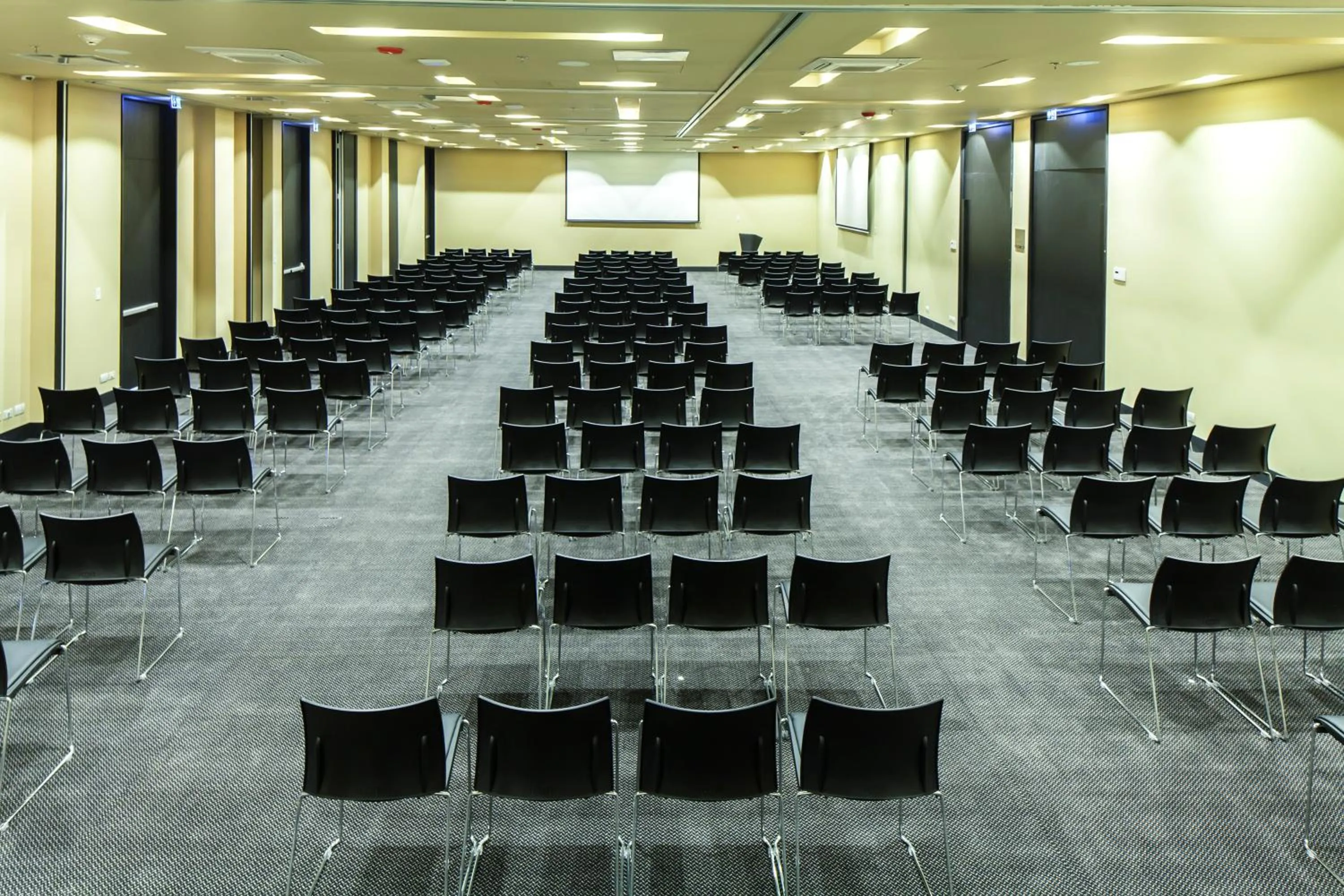 Business facilities in Movich Buro 26