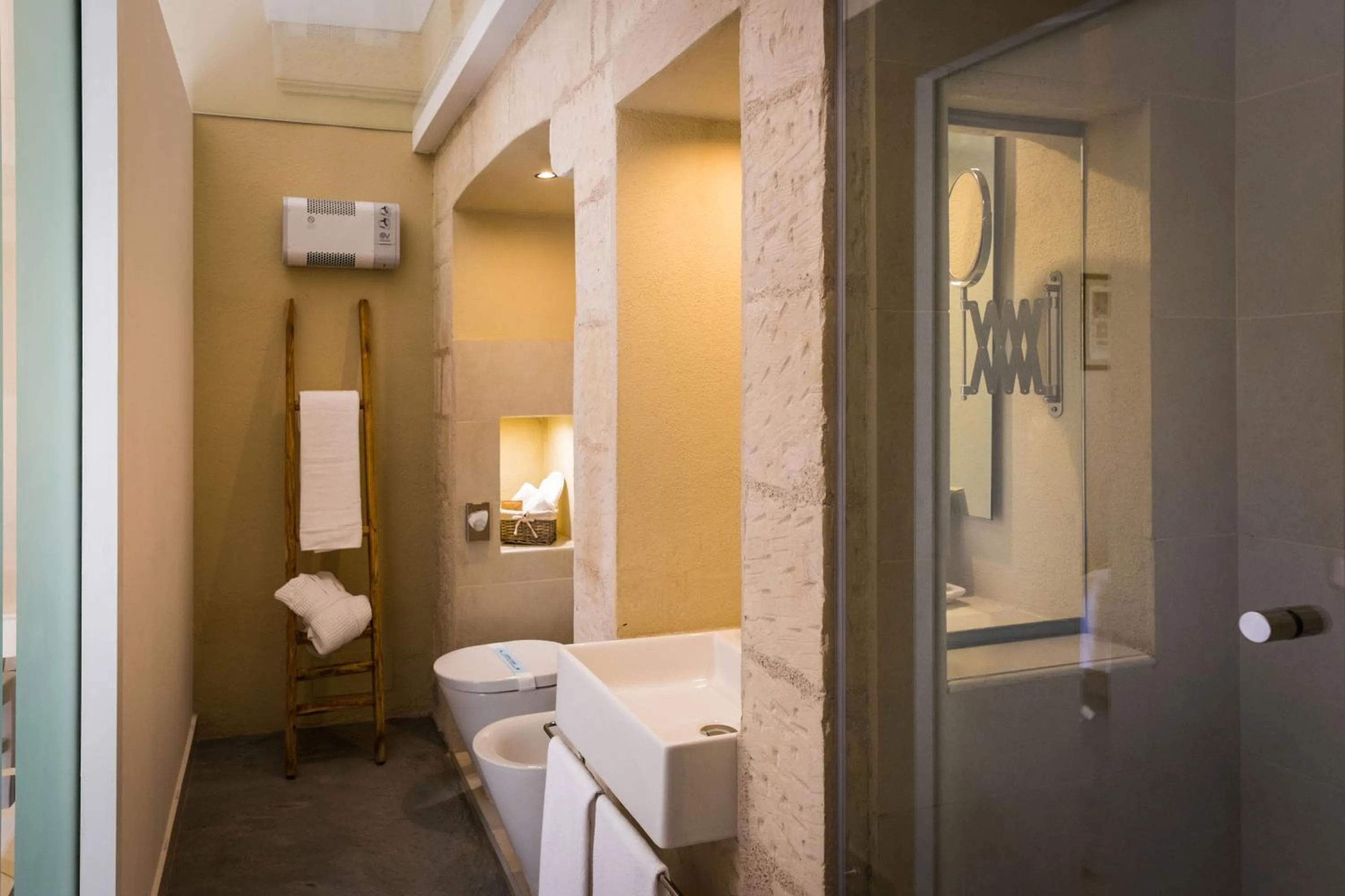 Bathroom in Corte Dei Francesi