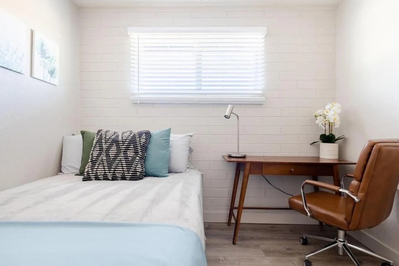 Bed in Spacious 2BR Condo, Steps to Downtown Gilbert, King Bed & Laundry