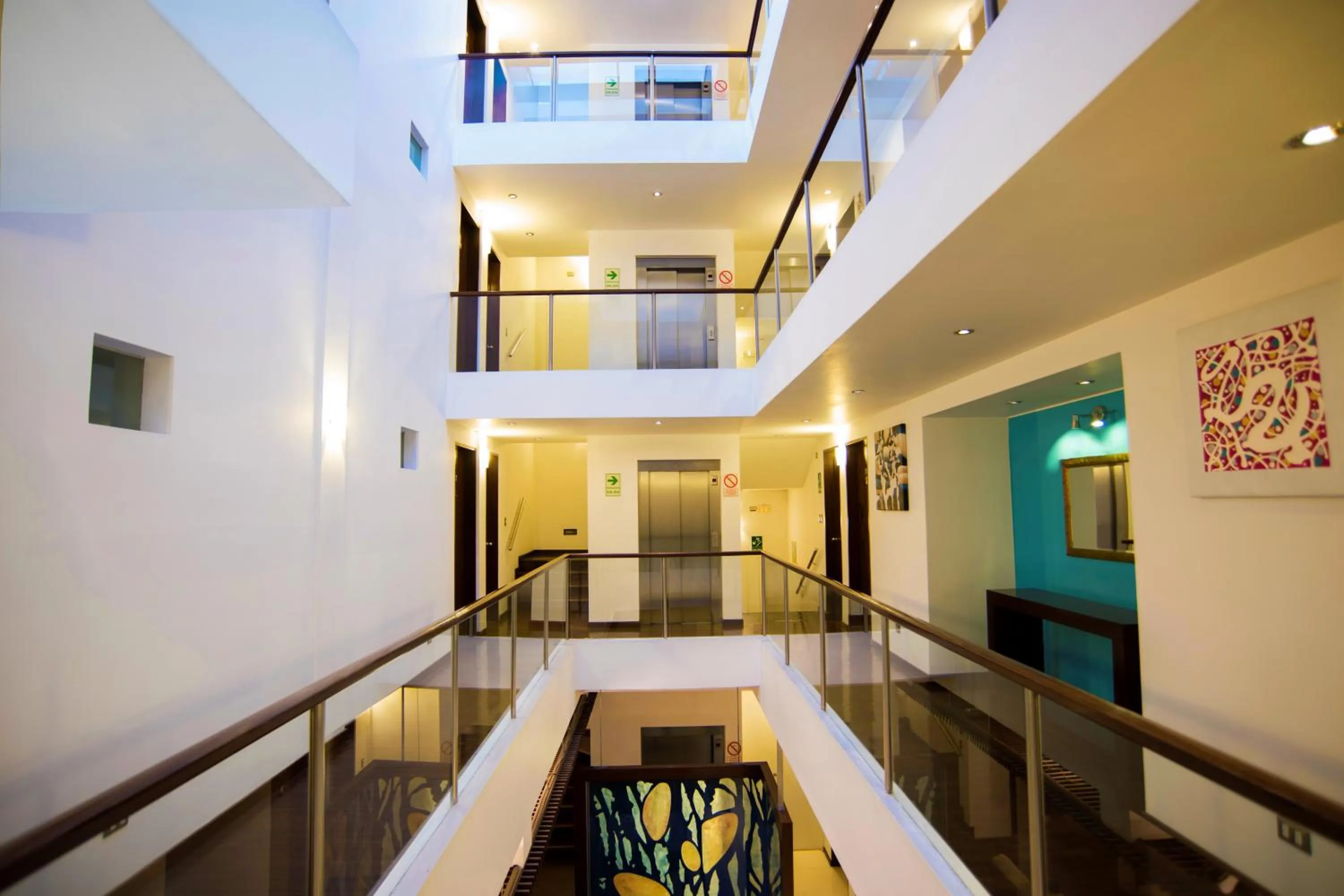 Area and facilities in Mint Hotel