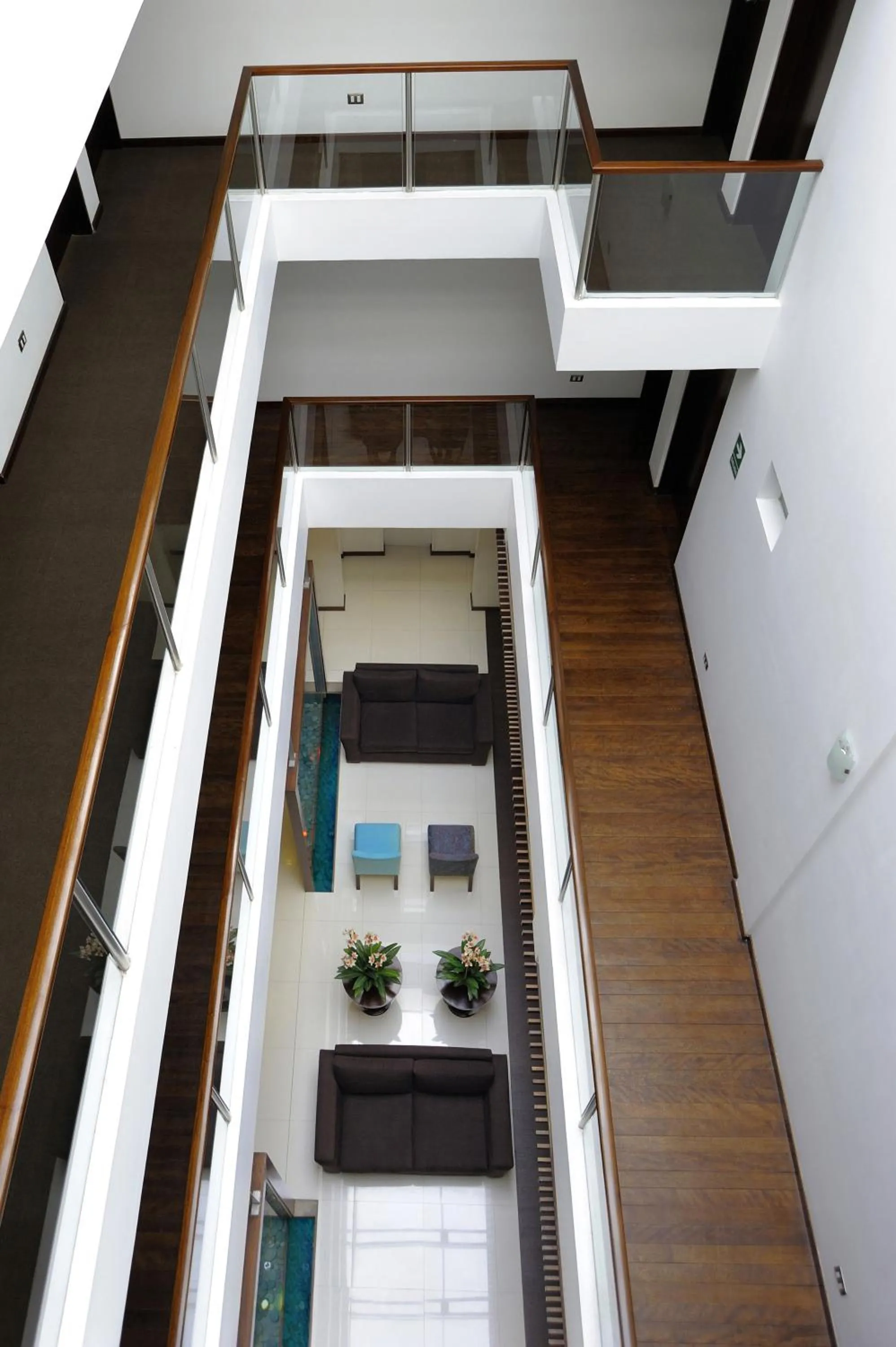 Area and facilities in Mint Hotel