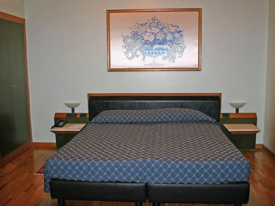 Standard Double Room (1 Adult) in Hotel Svevo Standard Double Room (1 Adult) in Hotel Svevo