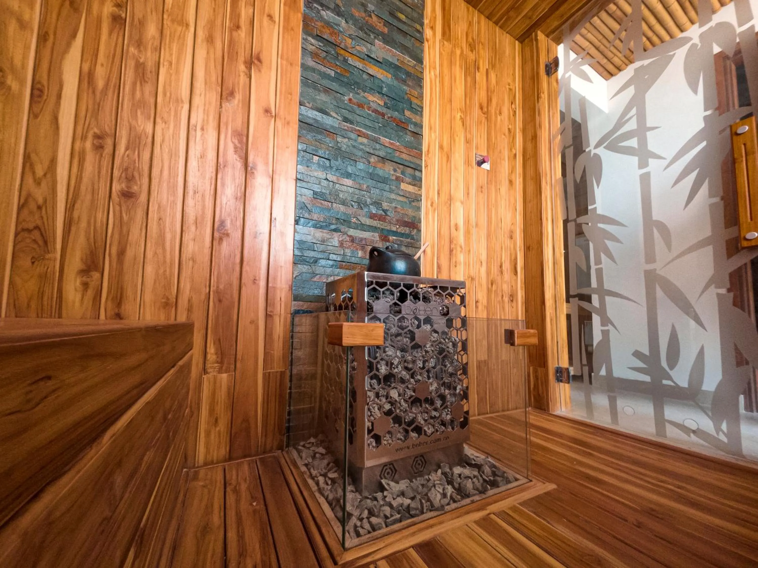 Sauna in HOTEL KARAYA DIVE RESORT