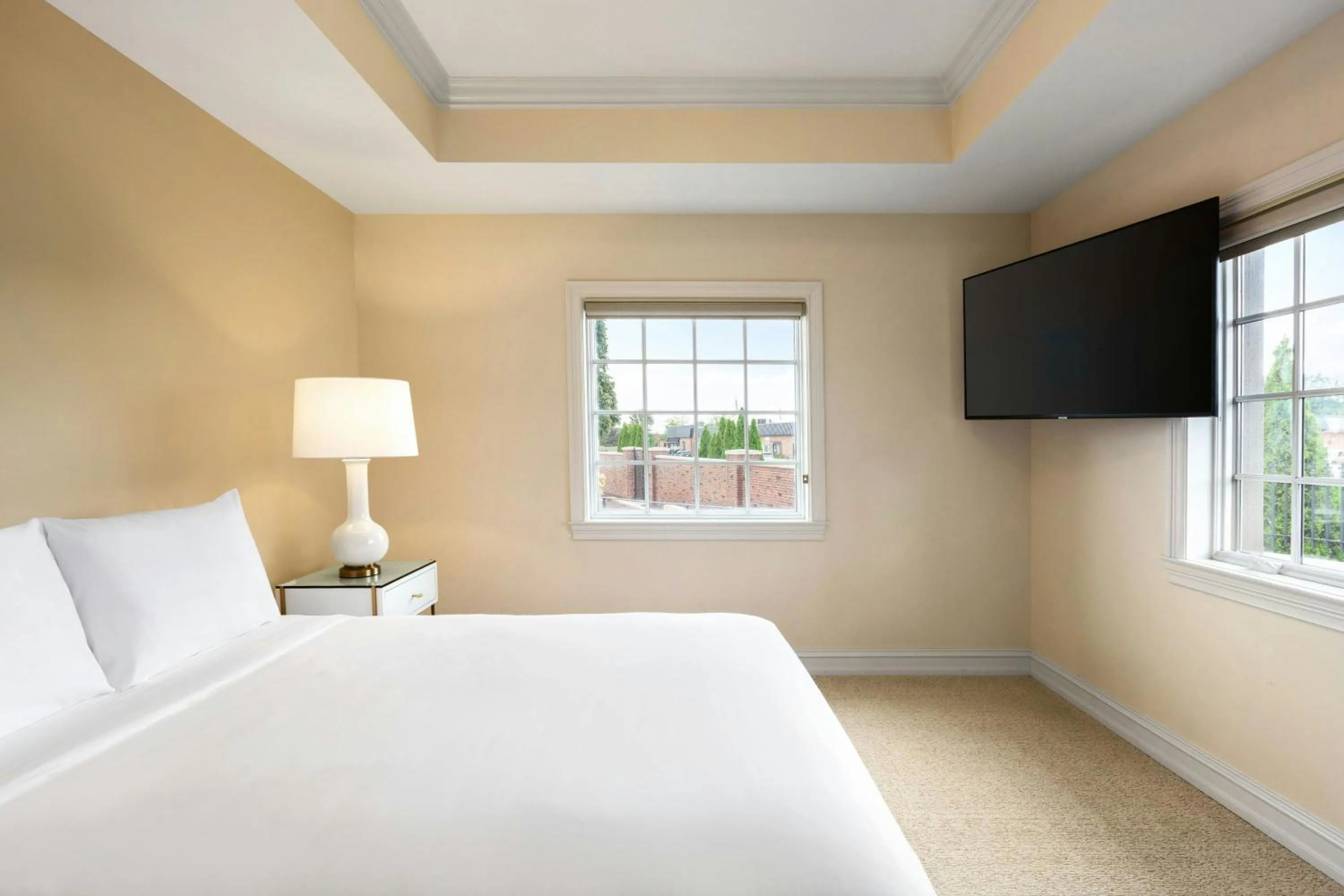 Bedroom, Bed in St. Clair Inn