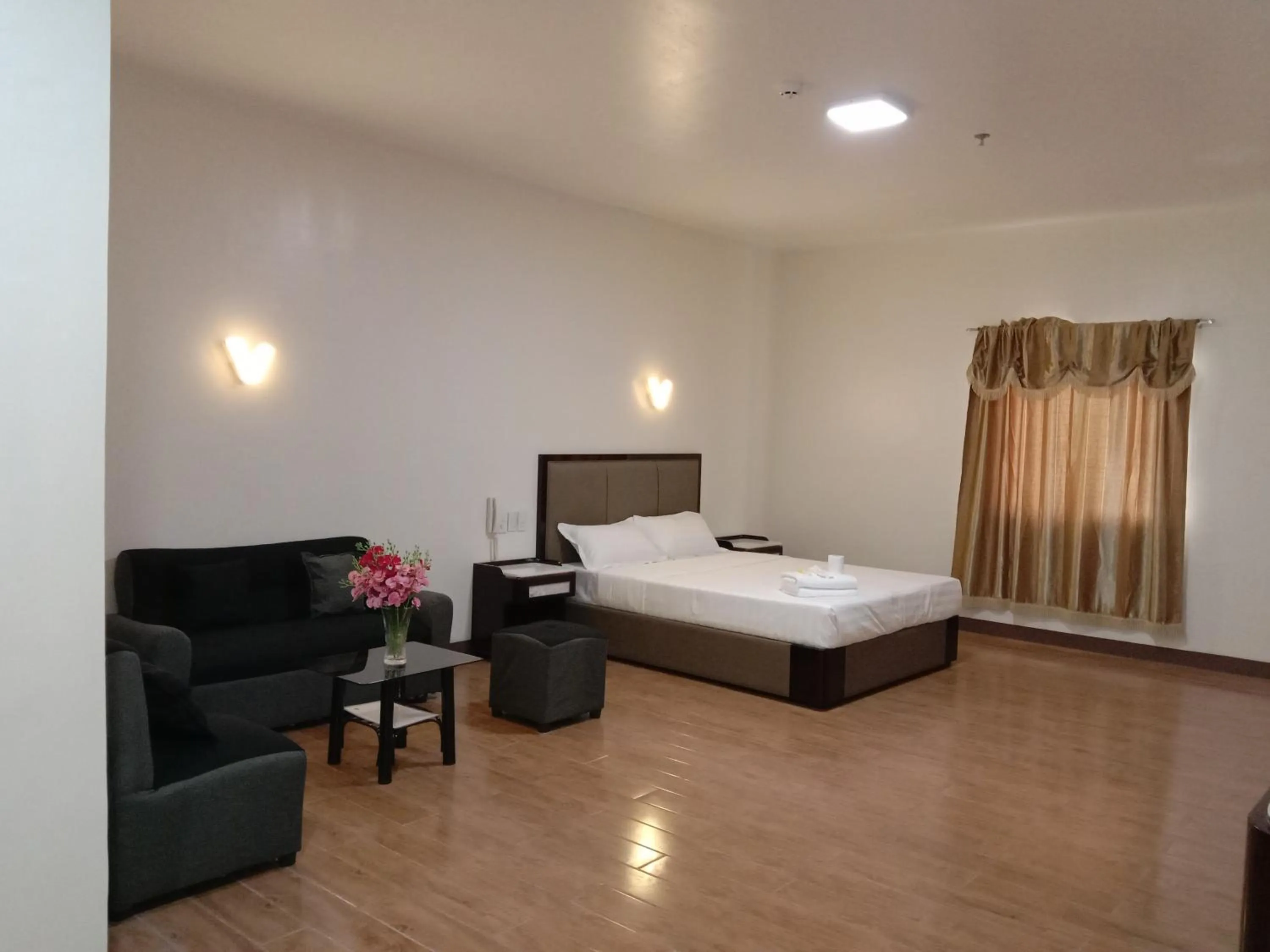 Bed in Meaco Royal Hotel- Lucena