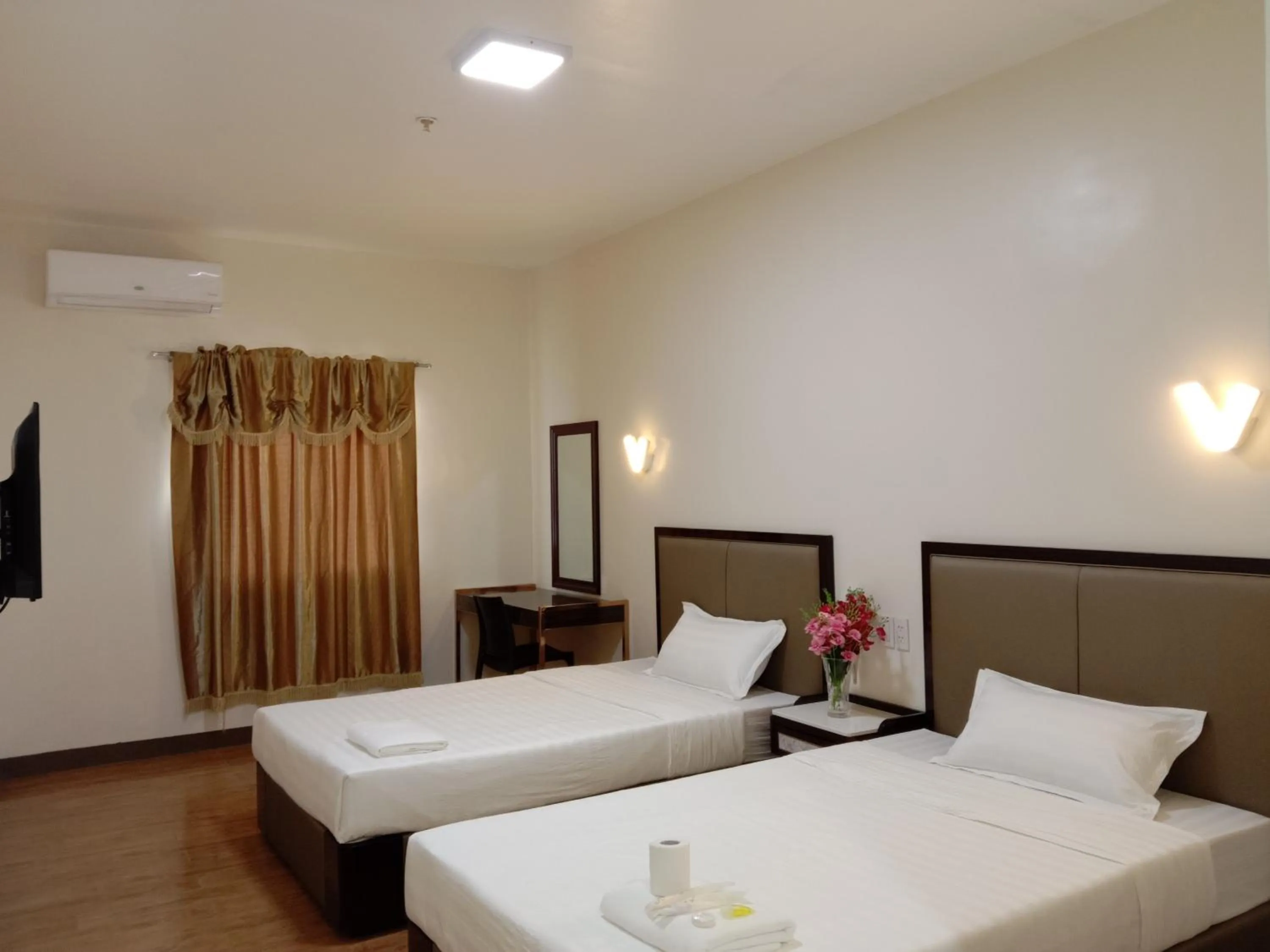 Bed in Meaco Royal Hotel- Lucena