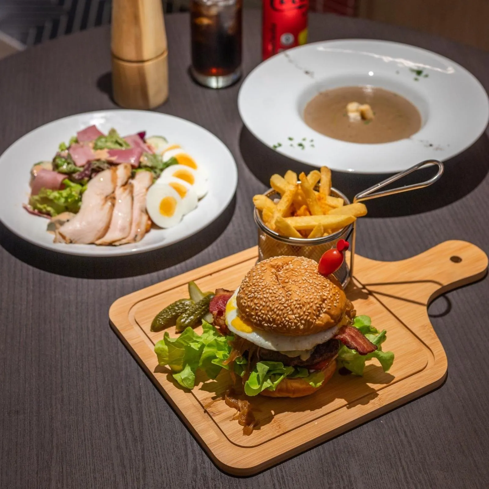 Food and drinks in Oakwood Studios Sukhumvit Bangkok