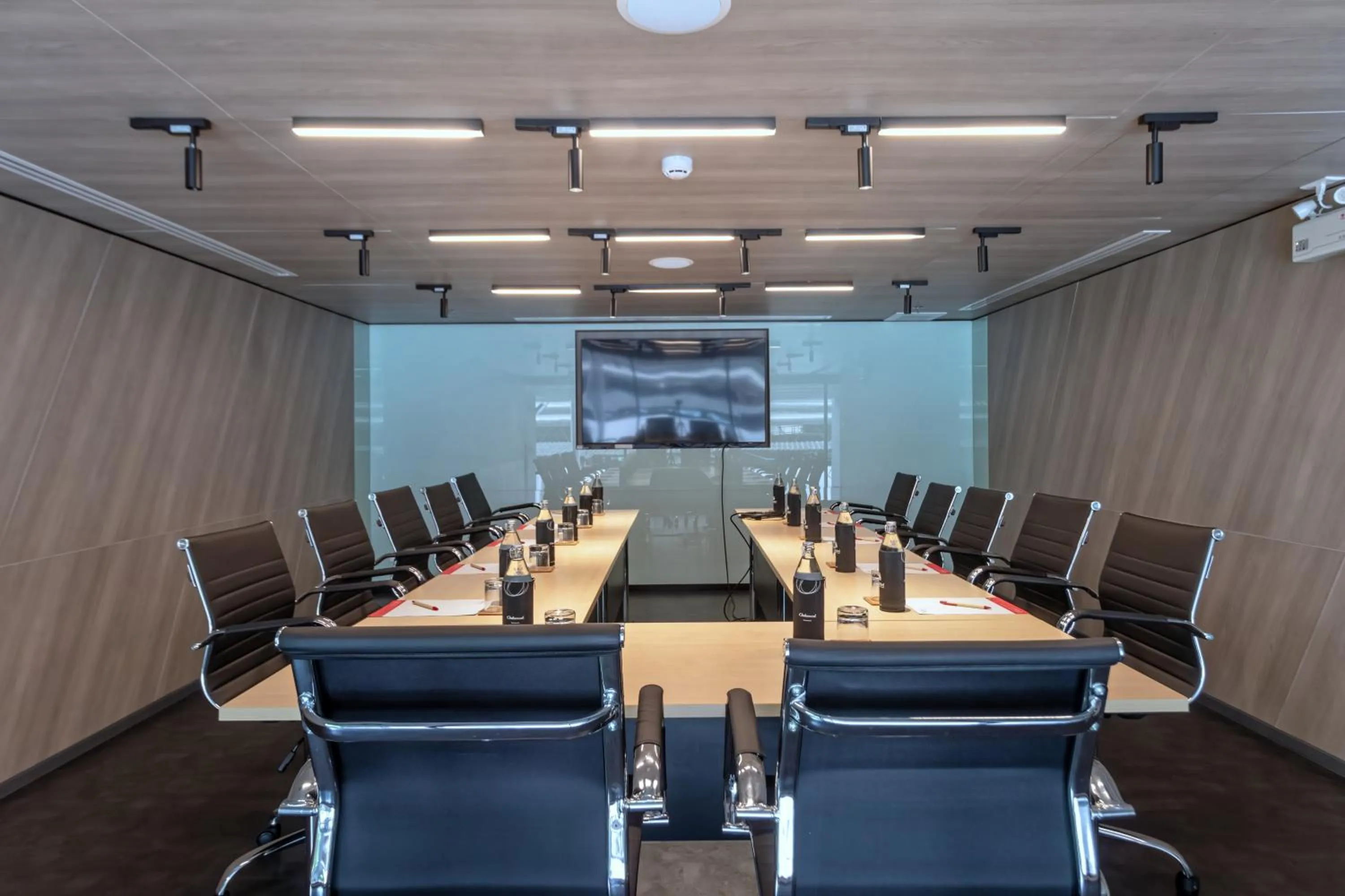 Meeting/conference room in Oakwood Studios Sukhumvit Bangkok
