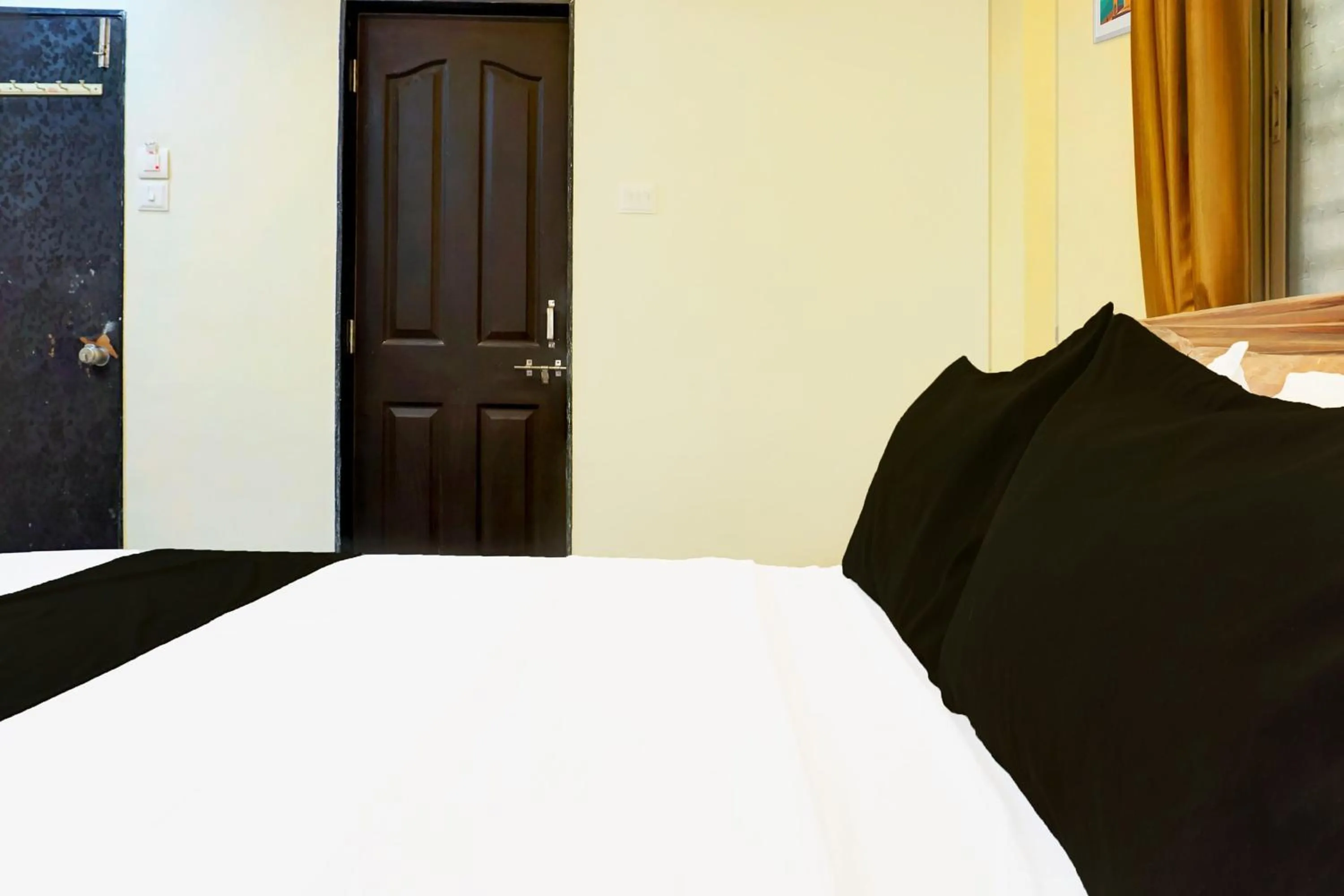 Bedroom, Bed in Hotel O Jaihind Building