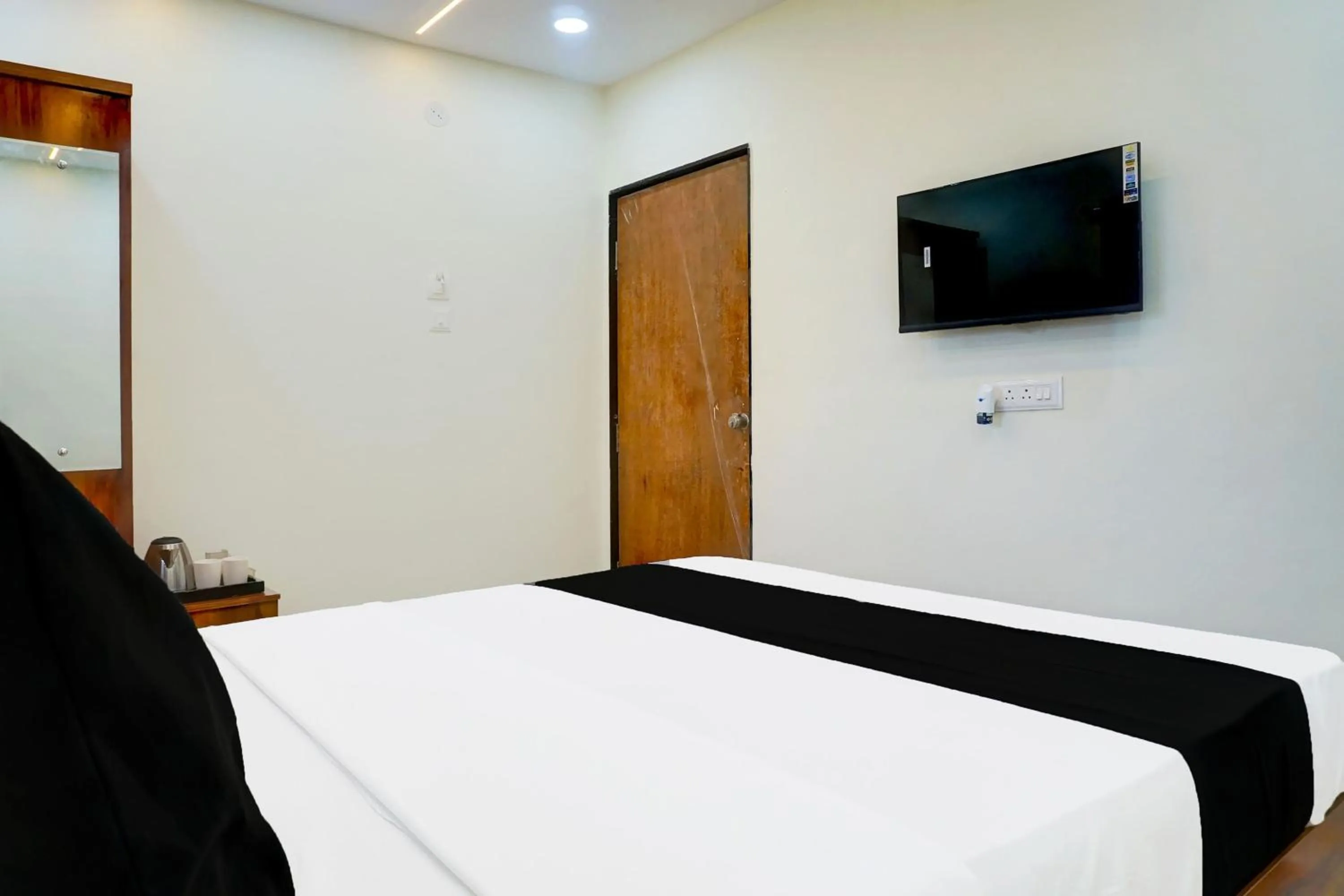 Bedroom, Bed in Hotel O Jaihind Building