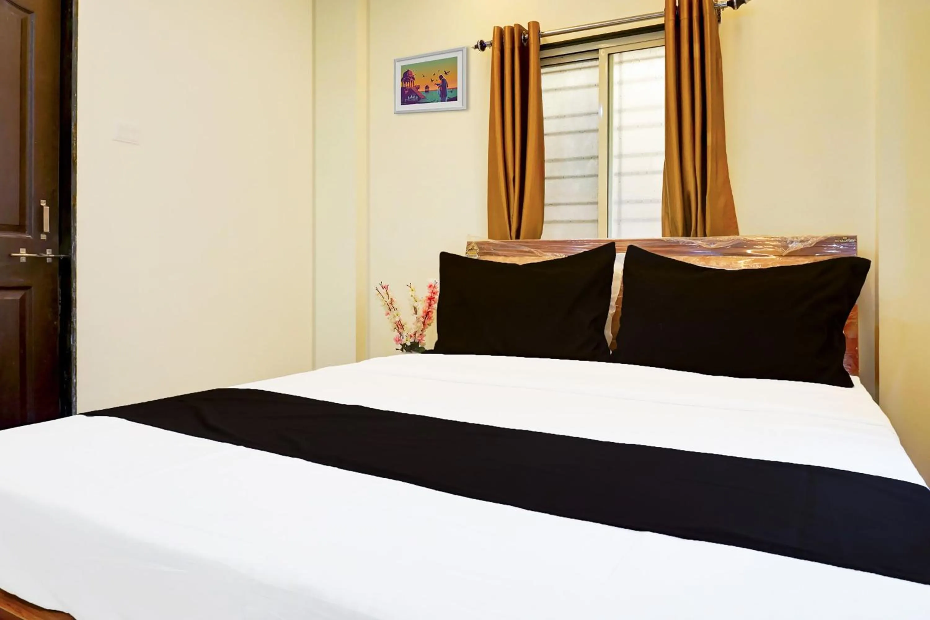 Bedroom, Bed in Hotel O Jaihind Building