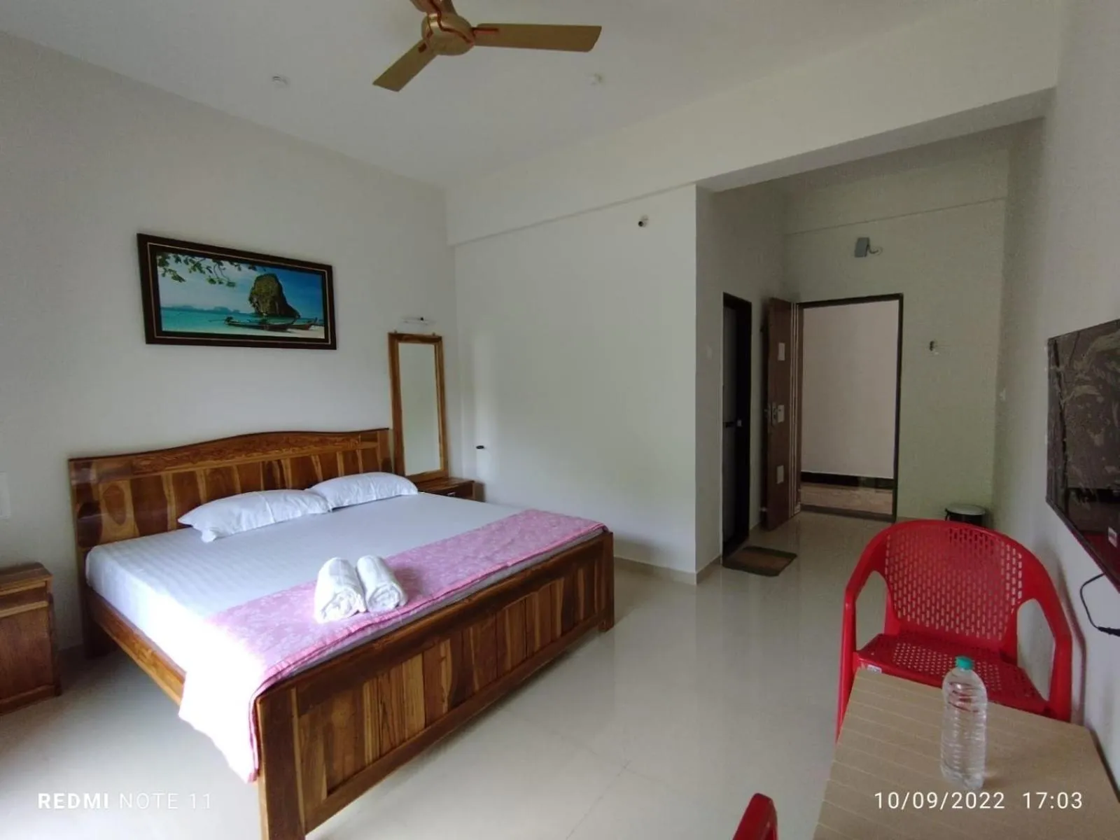 Bed in Hotel Kavijay Sea View