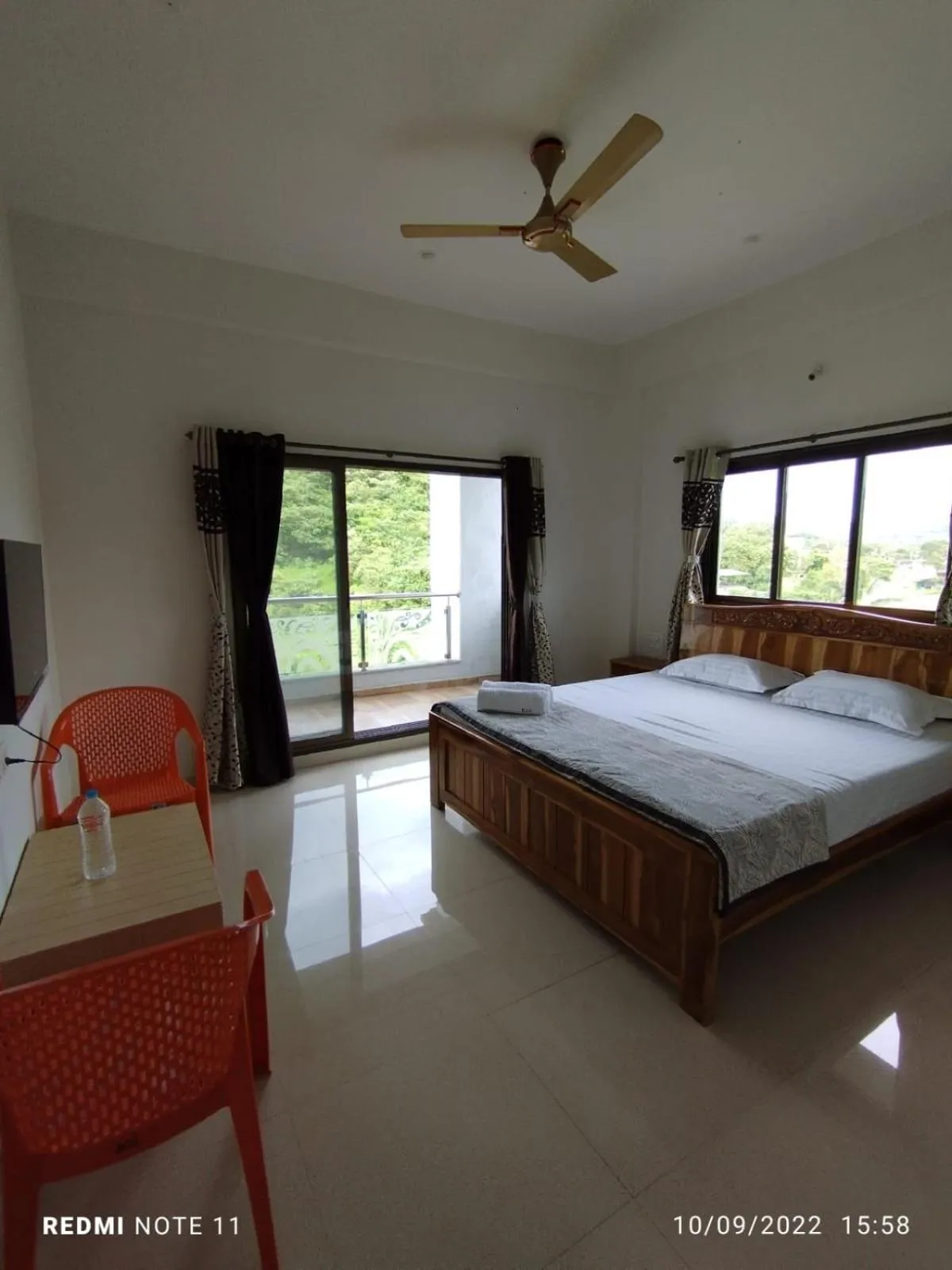 Photo of the whole room, Bed in Hotel Kavijay Sea View