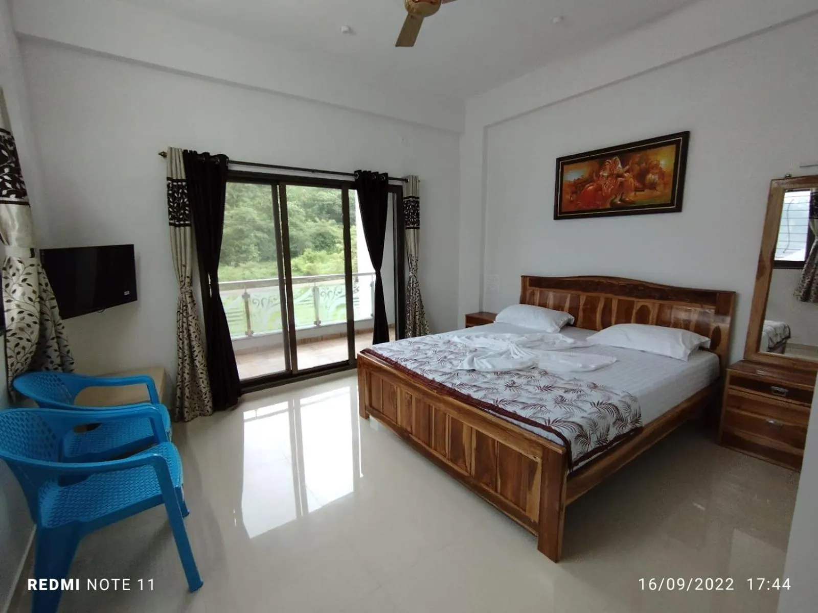 Bed in Hotel Kavijay Sea View