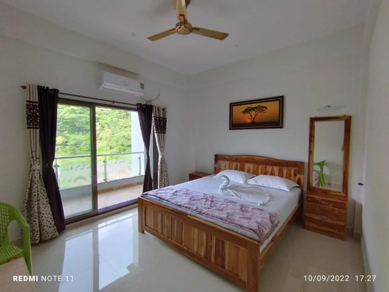 Bed in Hotel Kavijay Sea View