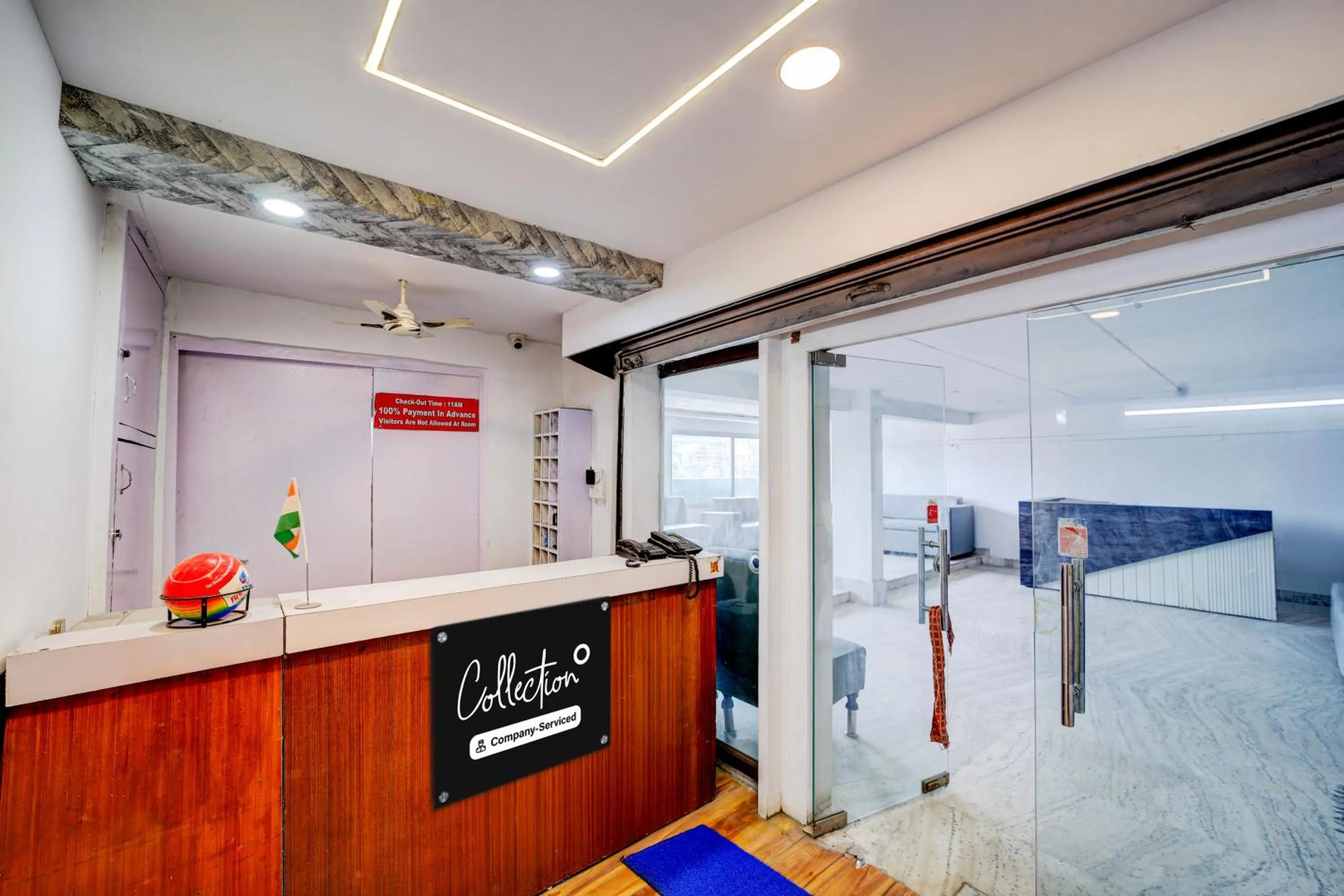 Lobby or reception in Collection O Rani Kamlapati Railway Station Formerly Silkroute Palace