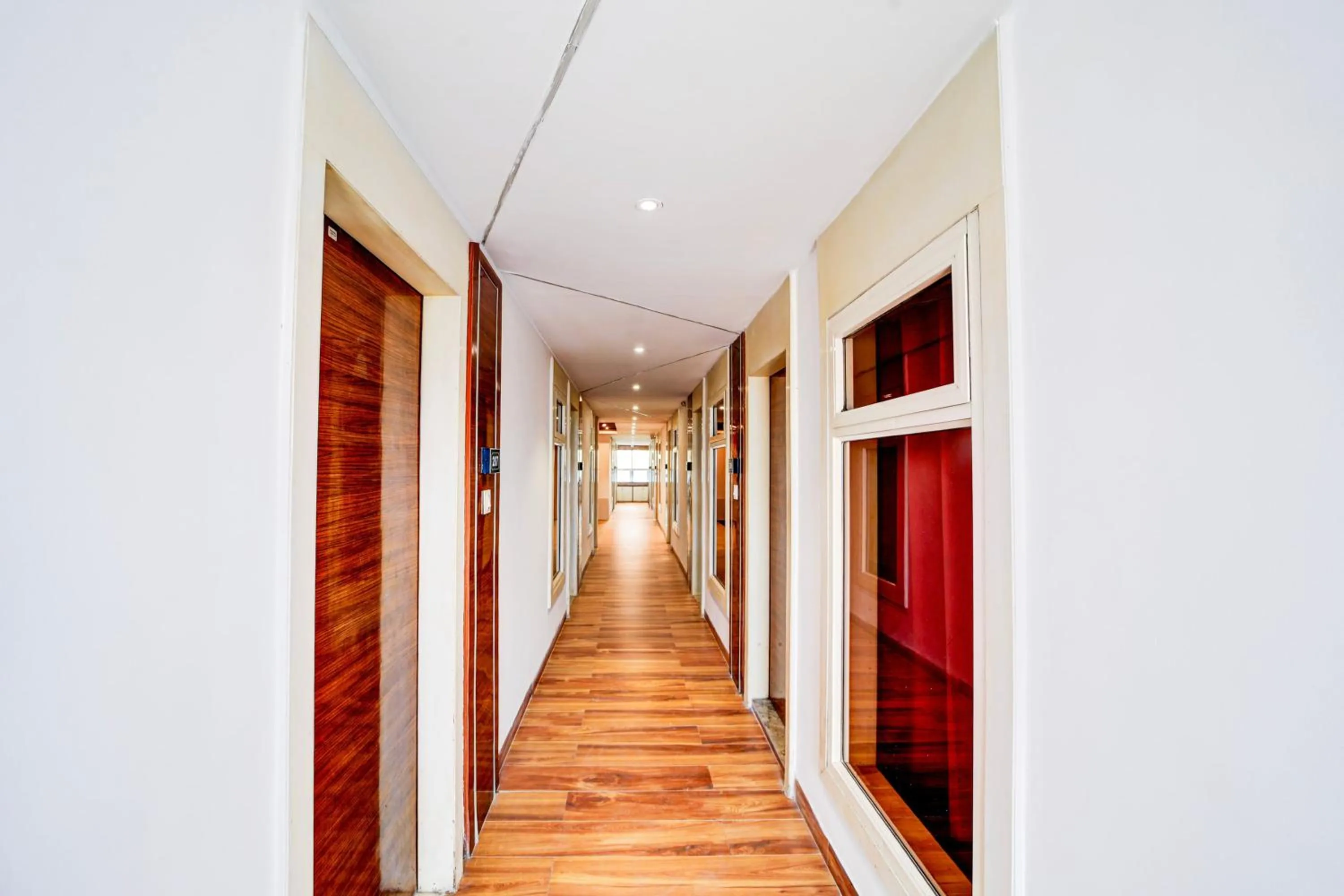 Lobby or reception in Collection O Rani Kamlapati Railway Station Formerly Silkroute Palace