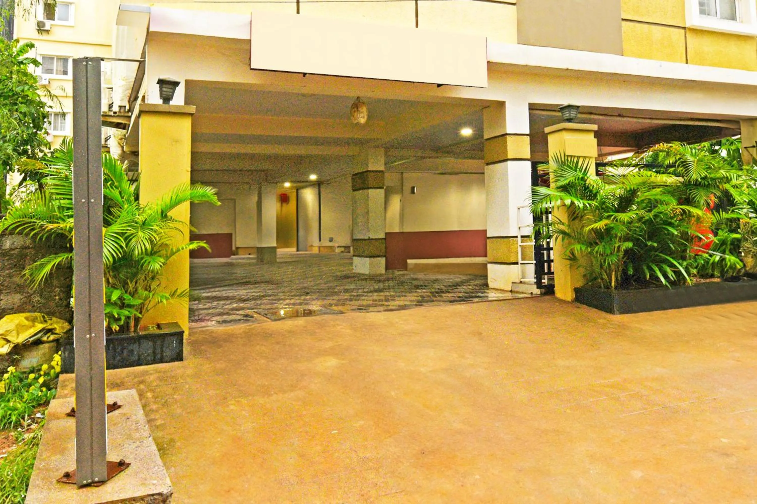 Facade/entrance in Super Townhouse Kondapur Near Botanical Garden Formerly RRR Inn