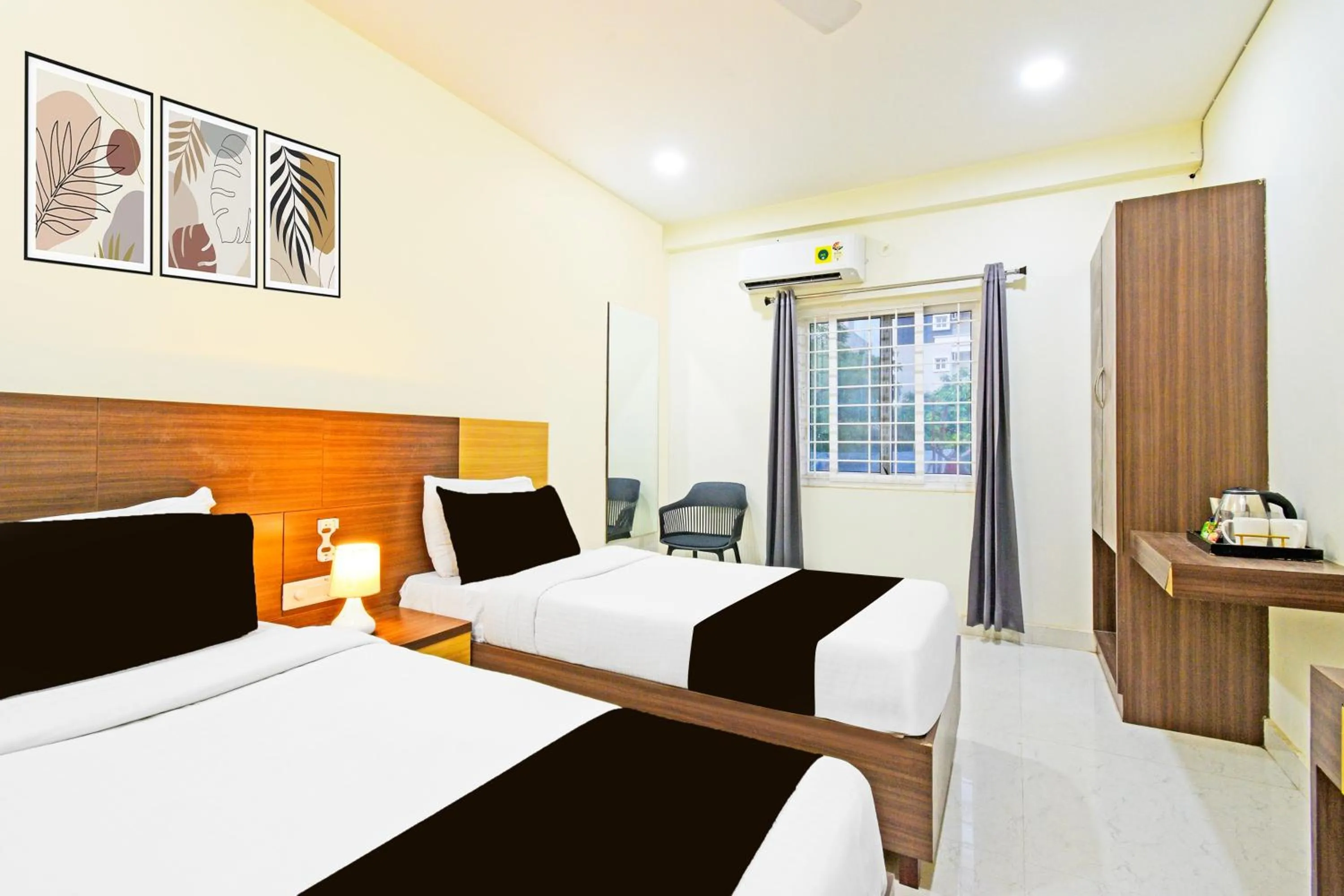 Bedroom, Bed in Super Townhouse Kondapur Near Botanical Garden Formerly RRR Inn