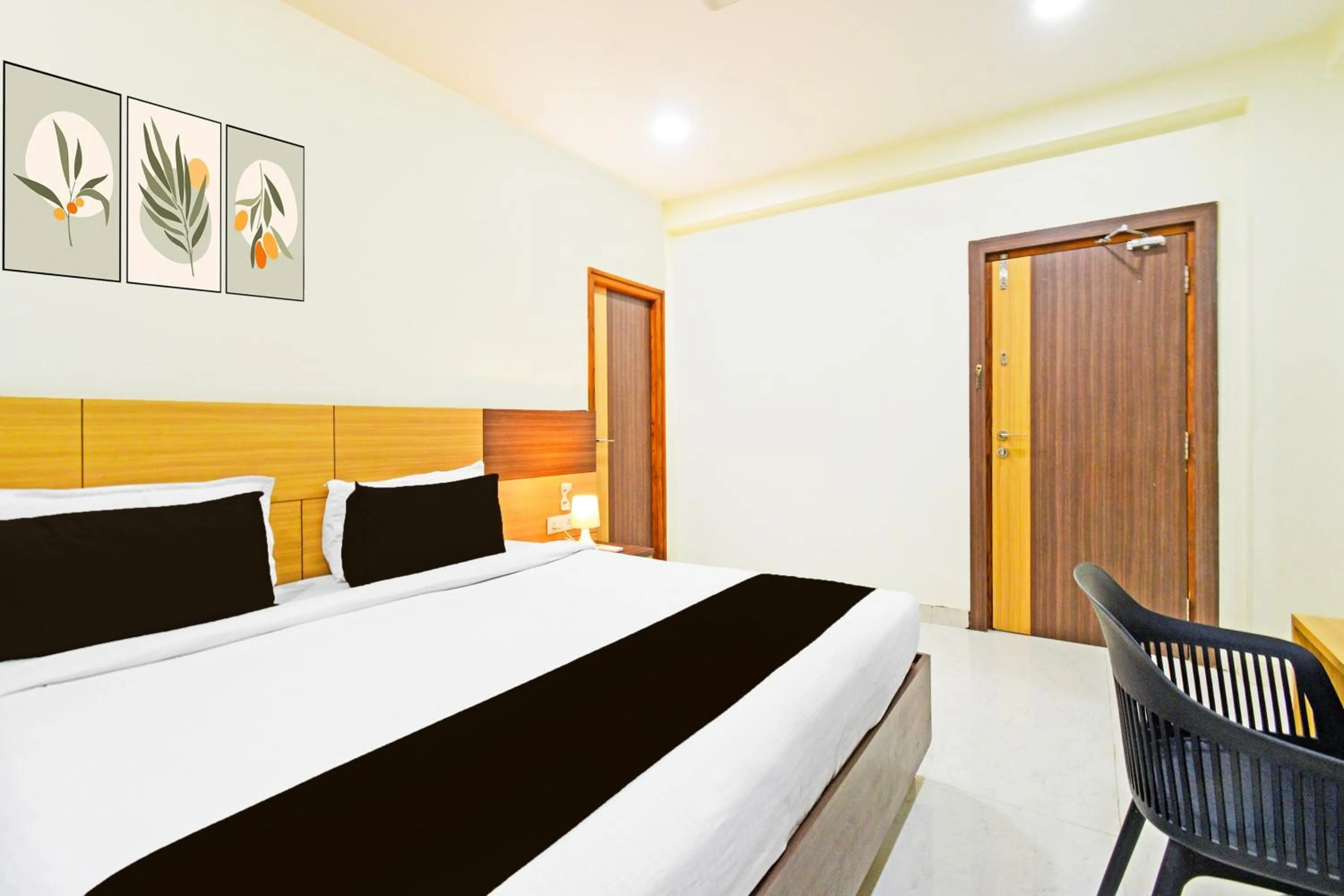 Bedroom, Bed in Super Townhouse Kondapur Near Botanical Garden Formerly RRR Inn