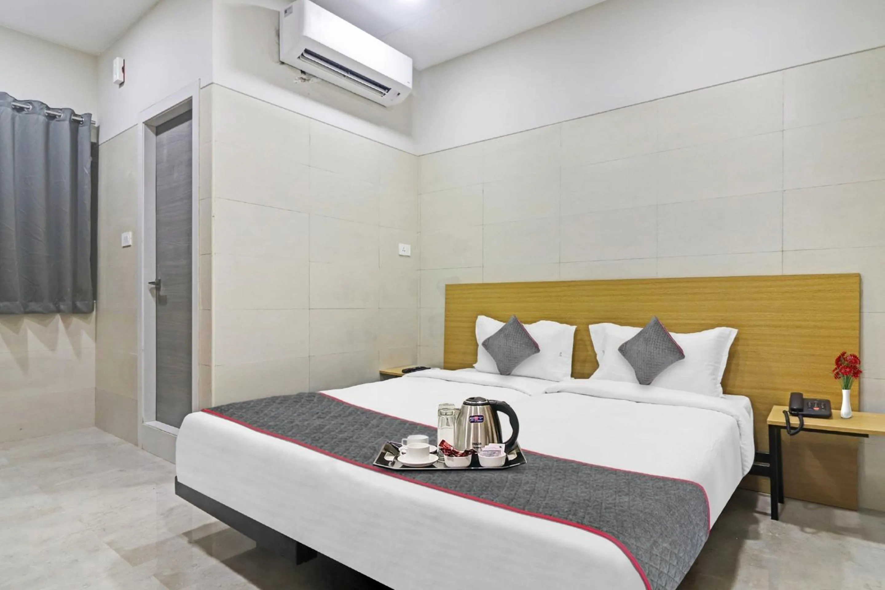 Bedroom, Bed in Super Townhouse Ameerpet