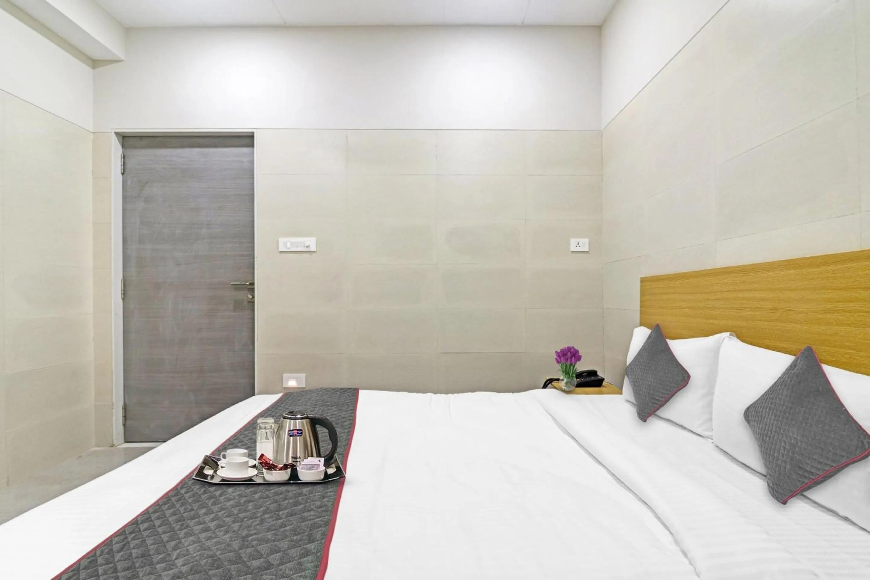 Bedroom, Bed in Super Townhouse Ameerpet