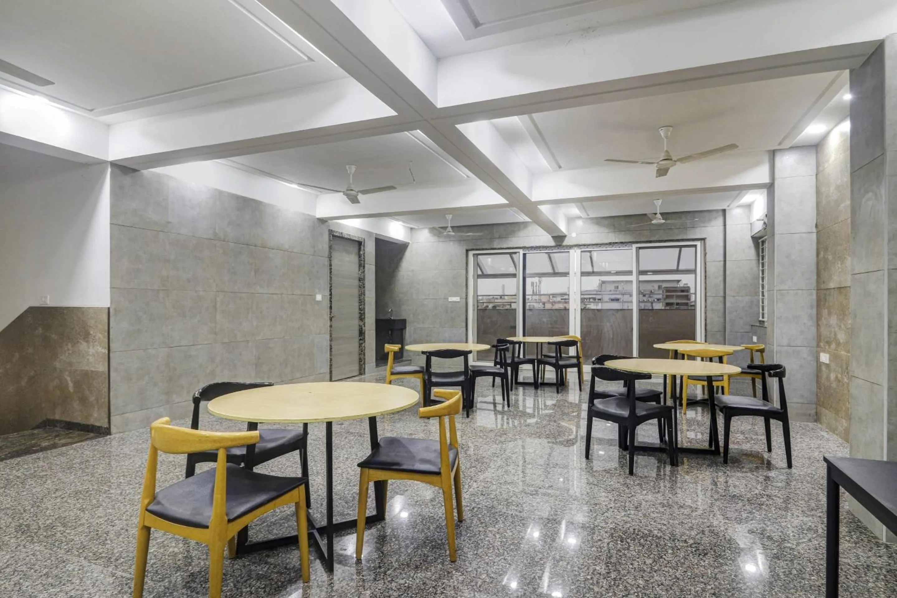 Restaurant/places to eat in Super Townhouse Ameerpet