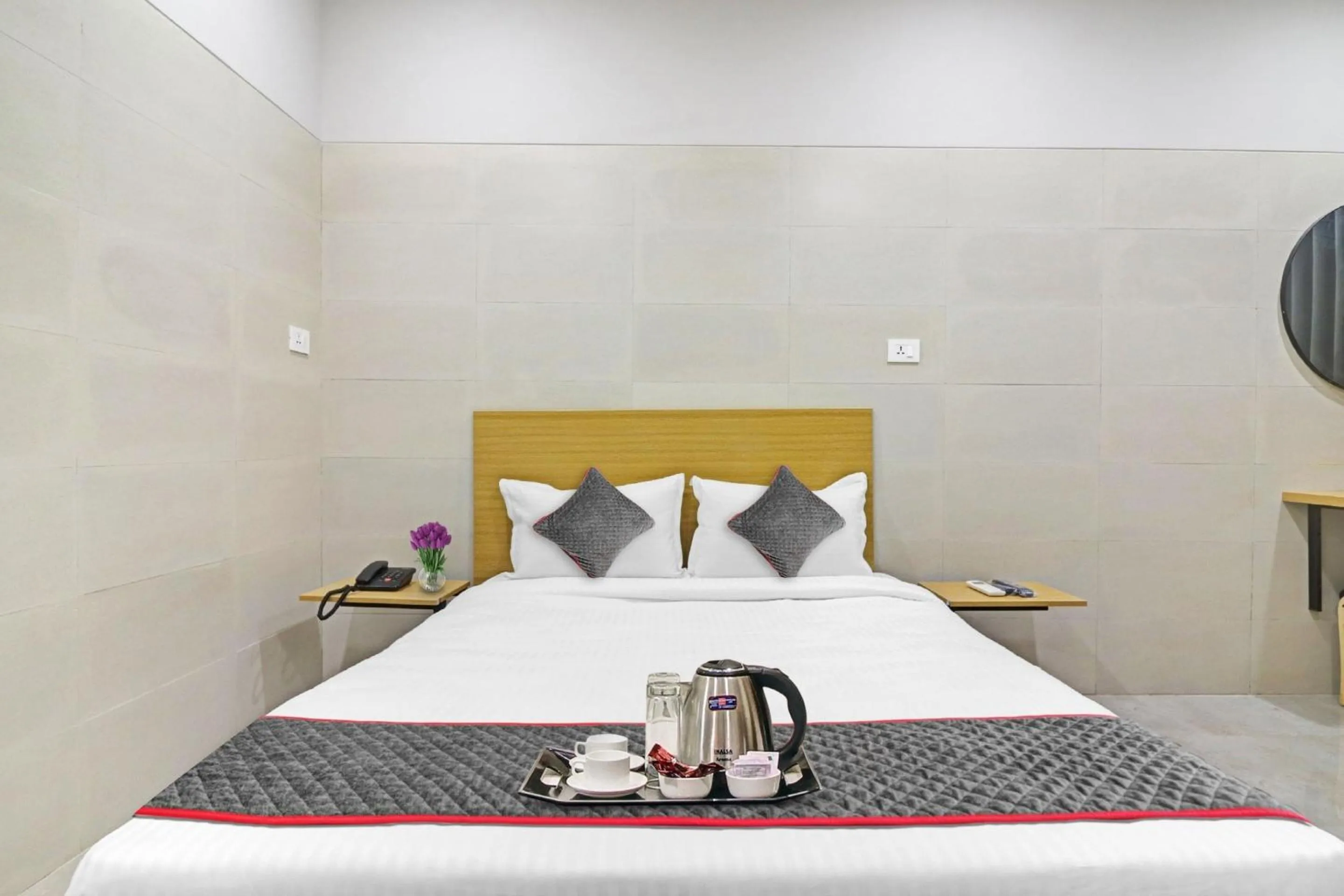 Bedroom, Bed in Super Townhouse Ameerpet