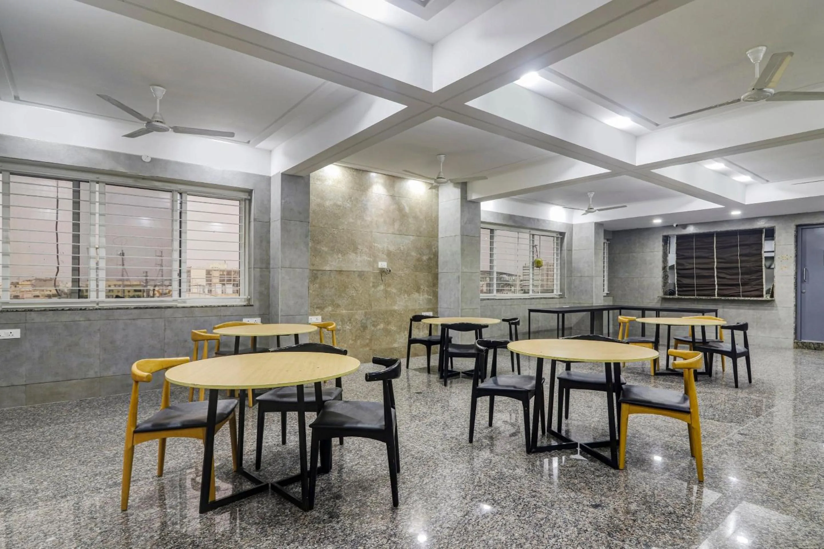 Restaurant/places to eat in Townhouse Ameerpet