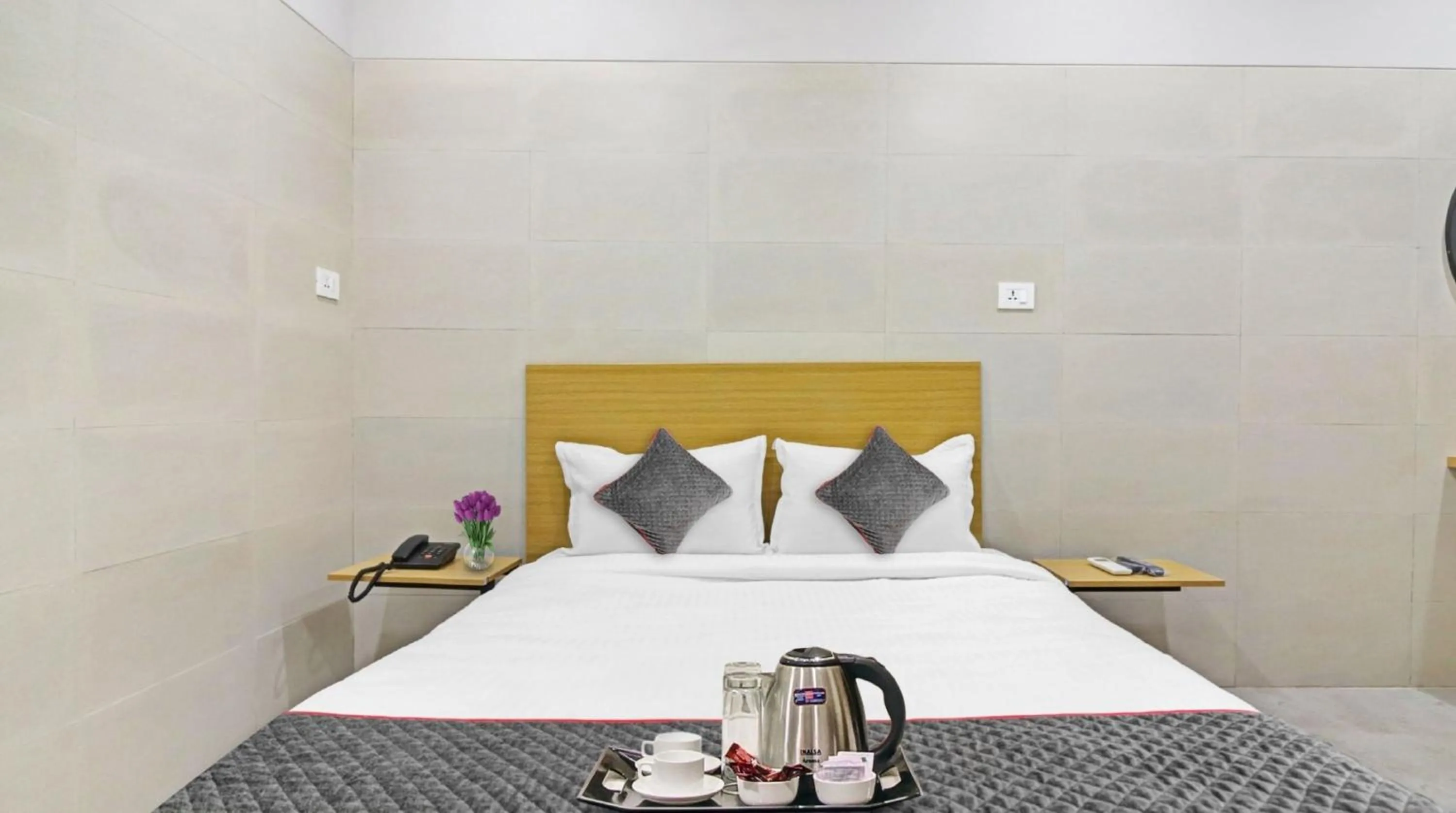 Bedroom, Bed in Townhouse Ameerpet