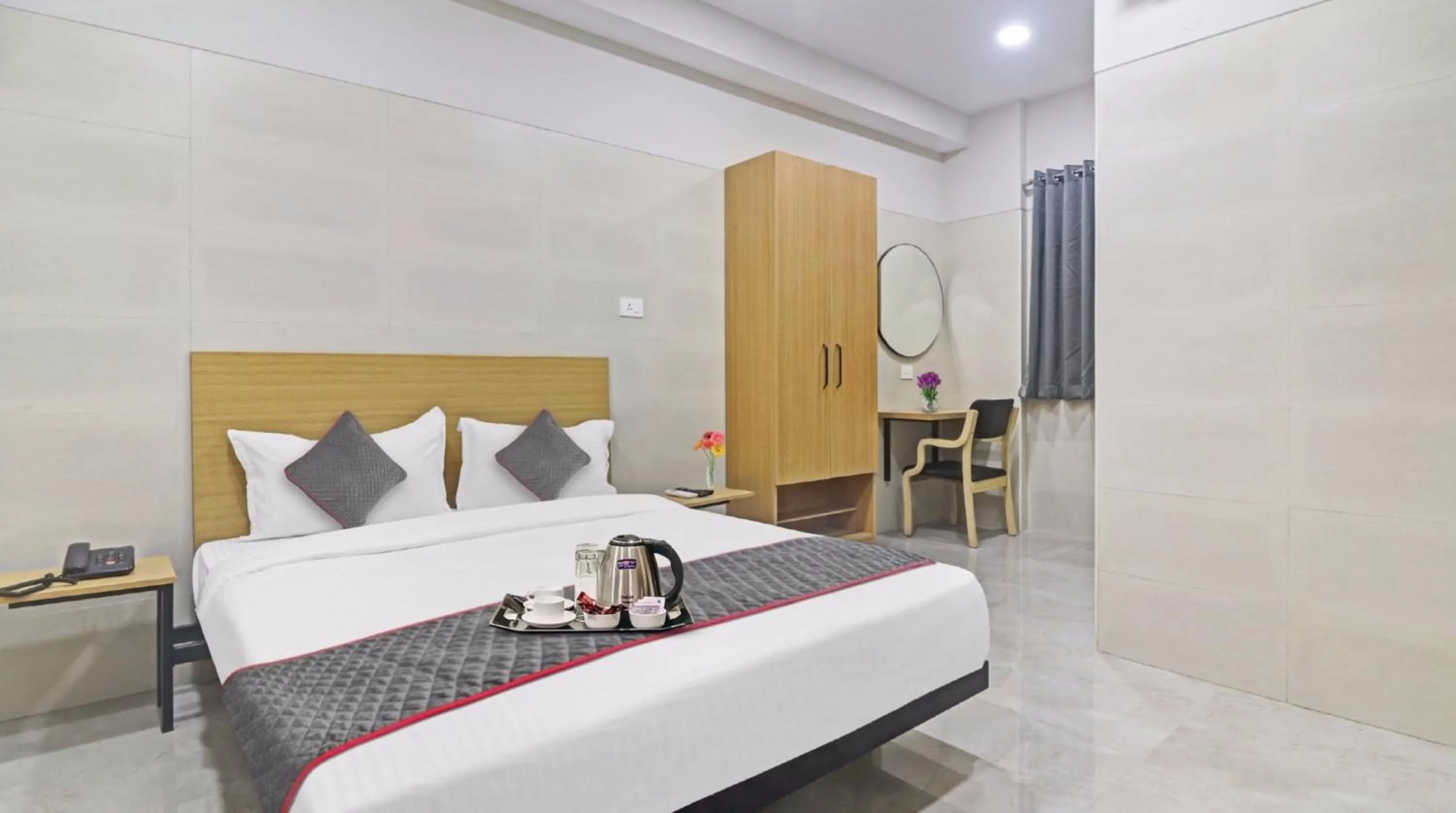 Bedroom, Bed in Super Townhouse Ameerpet