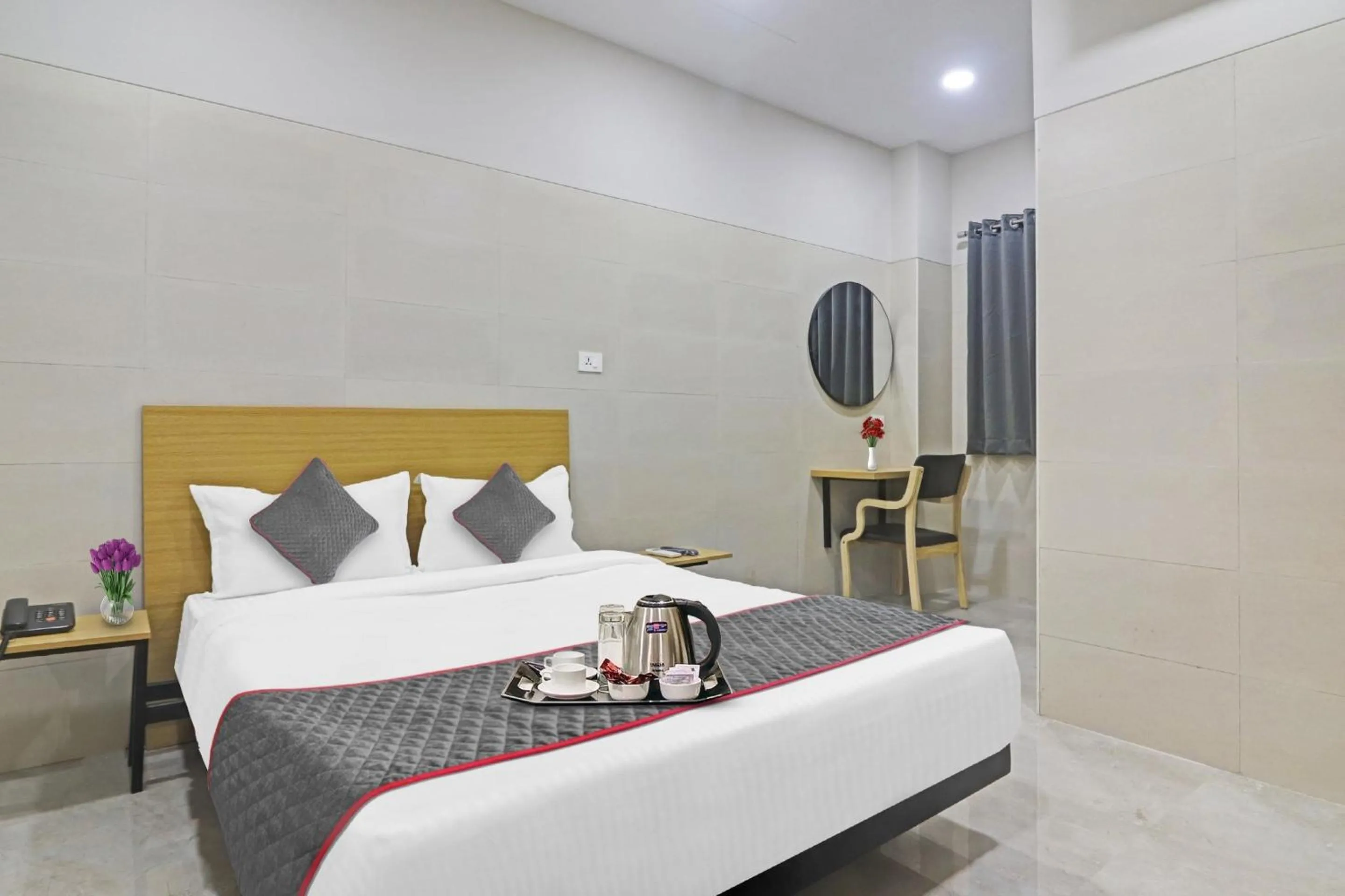 Bedroom, Bed in Super Townhouse Ameerpet